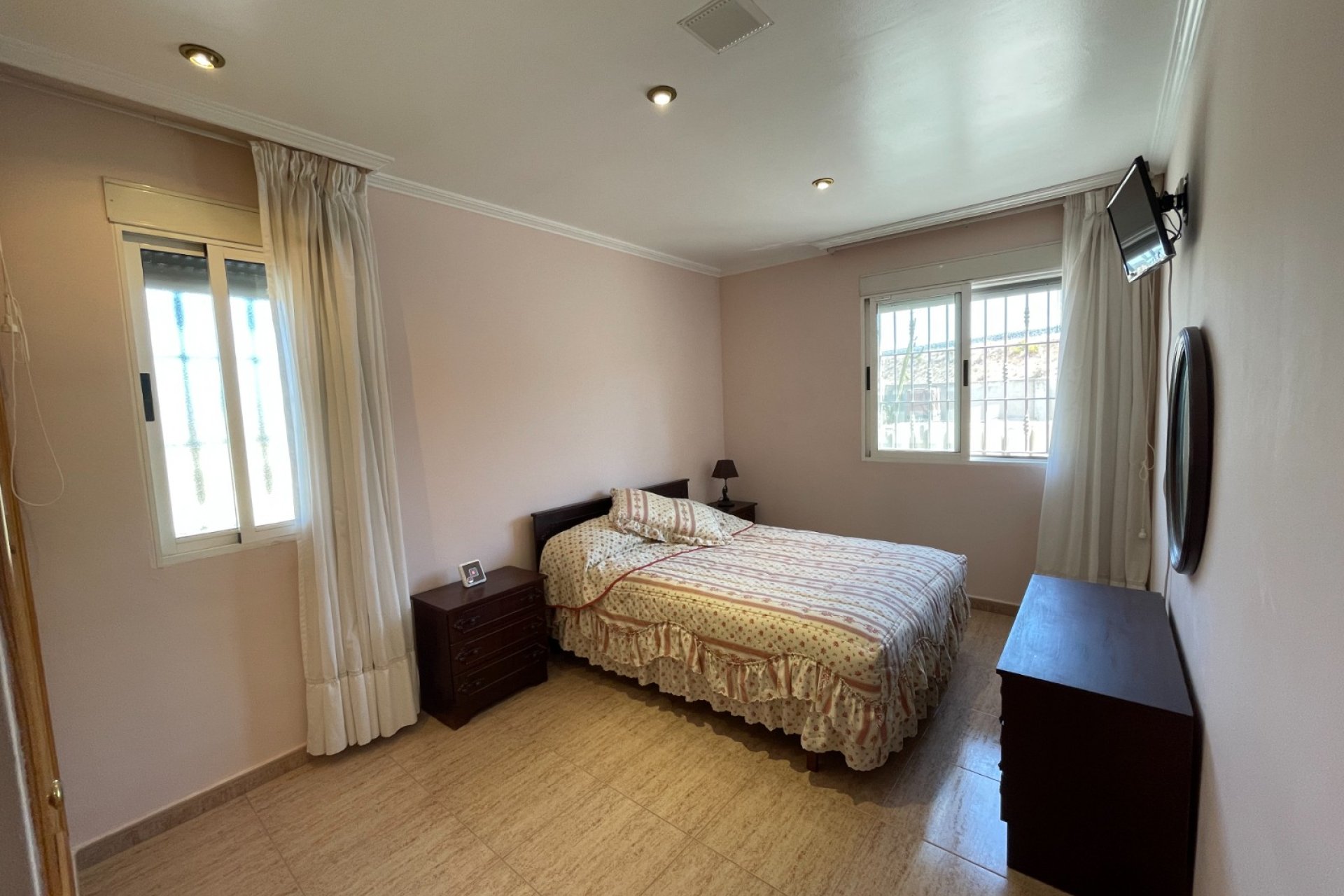 Segunda mano - Villa -
Crevillent - Inland