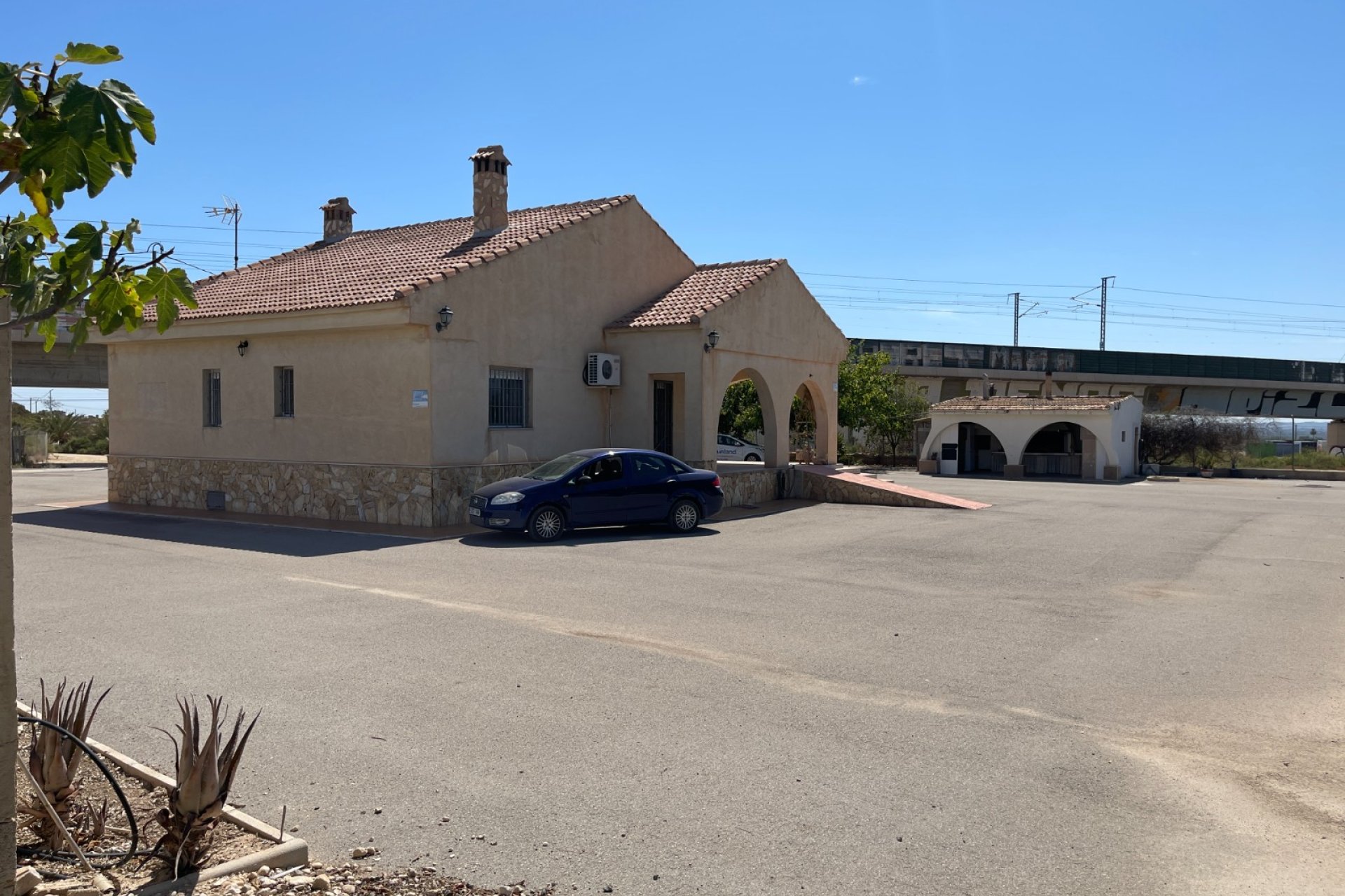 Segunda mano - Villa -
Crevillent - Inland