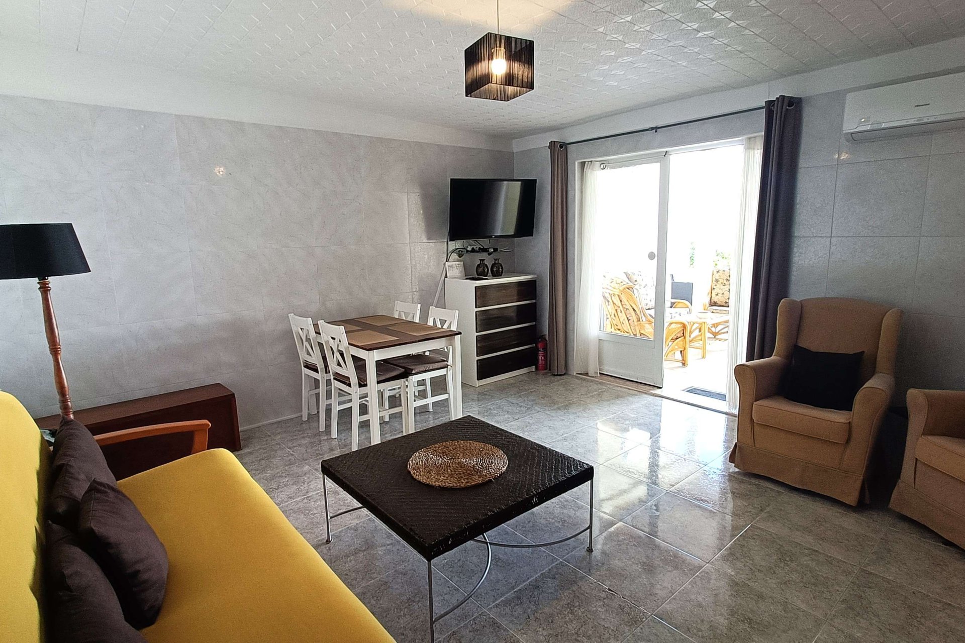 Segunda mano - Villa -
Crevillent - Inland