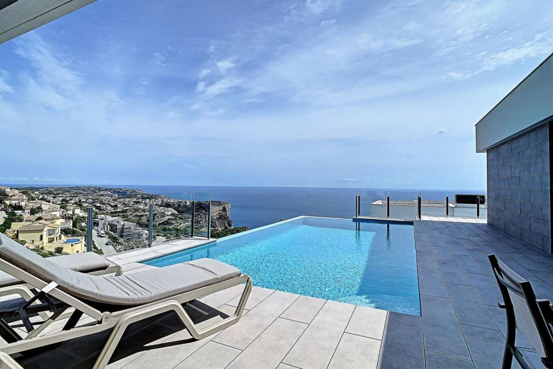 Segunda mano - Villa -
Cumbre del Sol - Costa Blanca