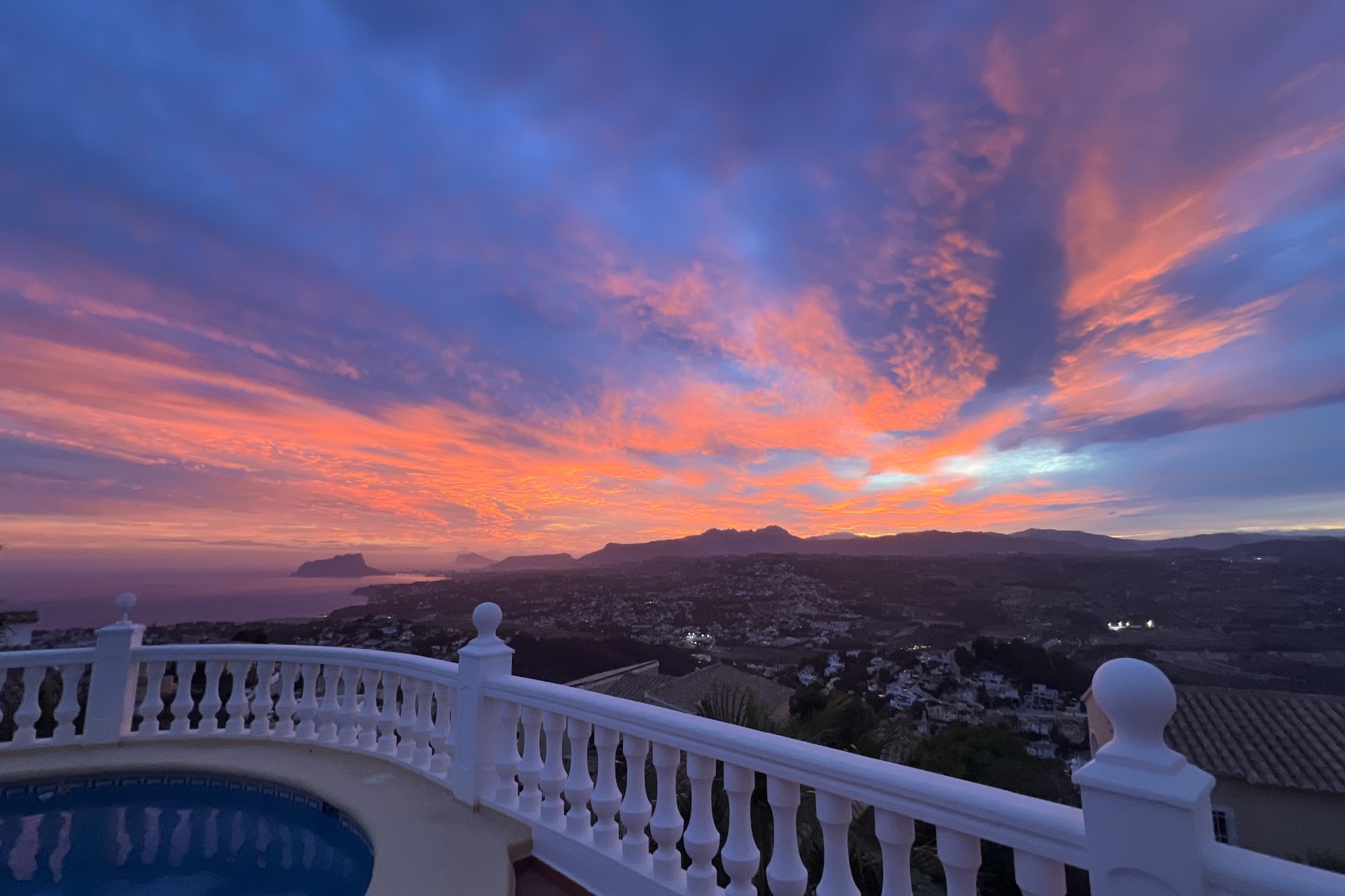 Segunda mano - Villa -
Cumbre del Sol - Costa Blanca