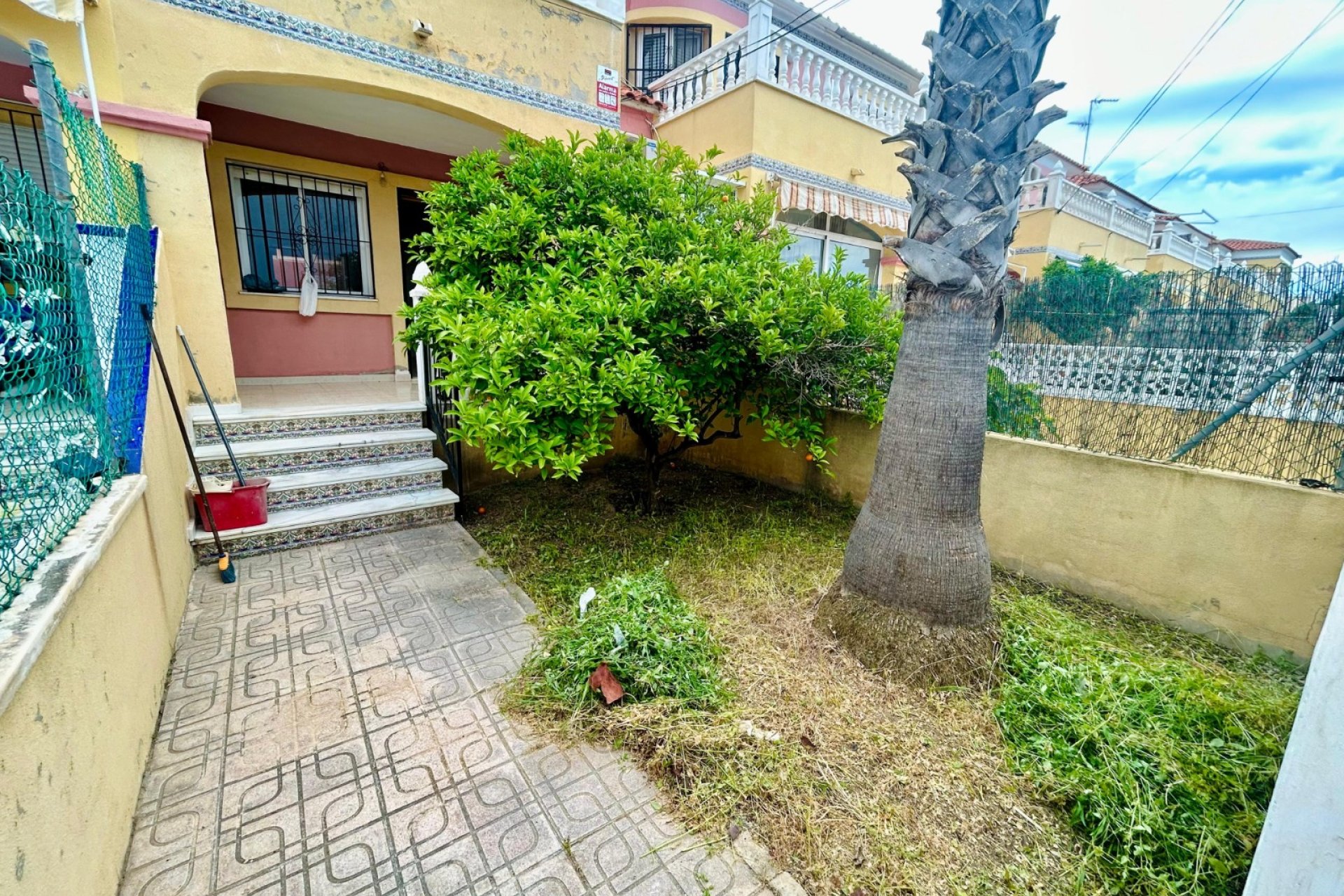 Segunda mano - Villa -
El Chaparral - Inland