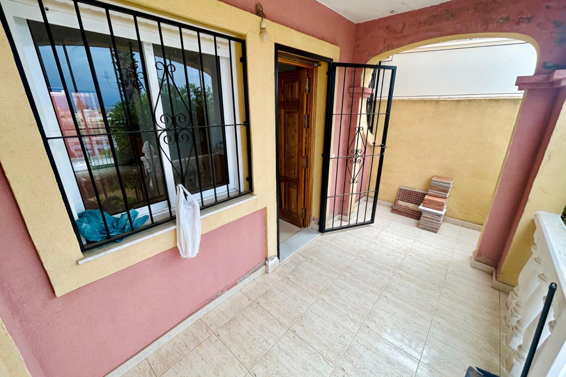 Segunda mano - Villa -
El Chaparral - Inland
