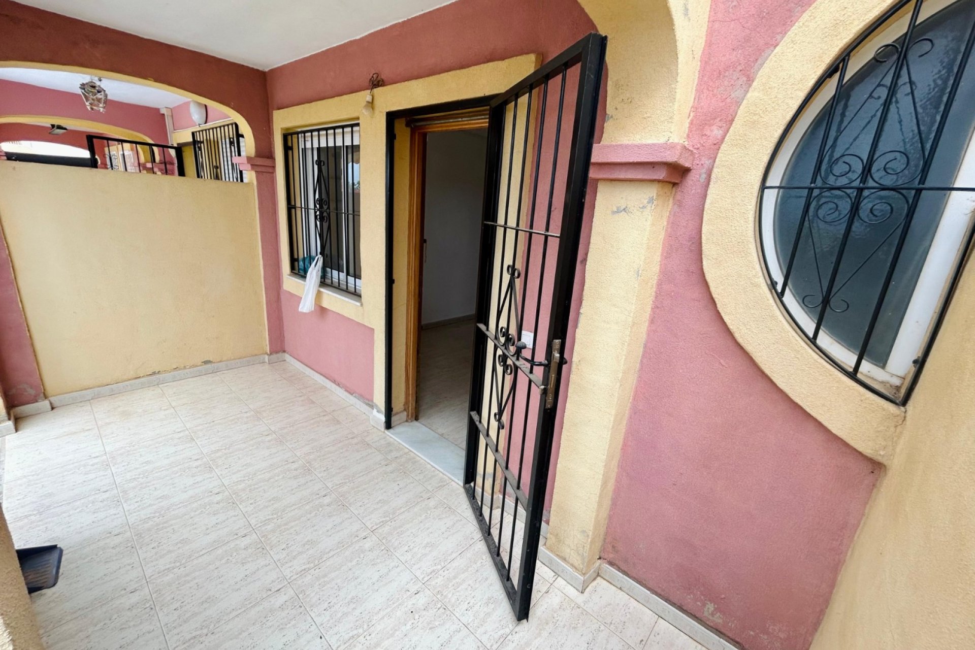 Segunda mano - Villa -
El Chaparral - Inland