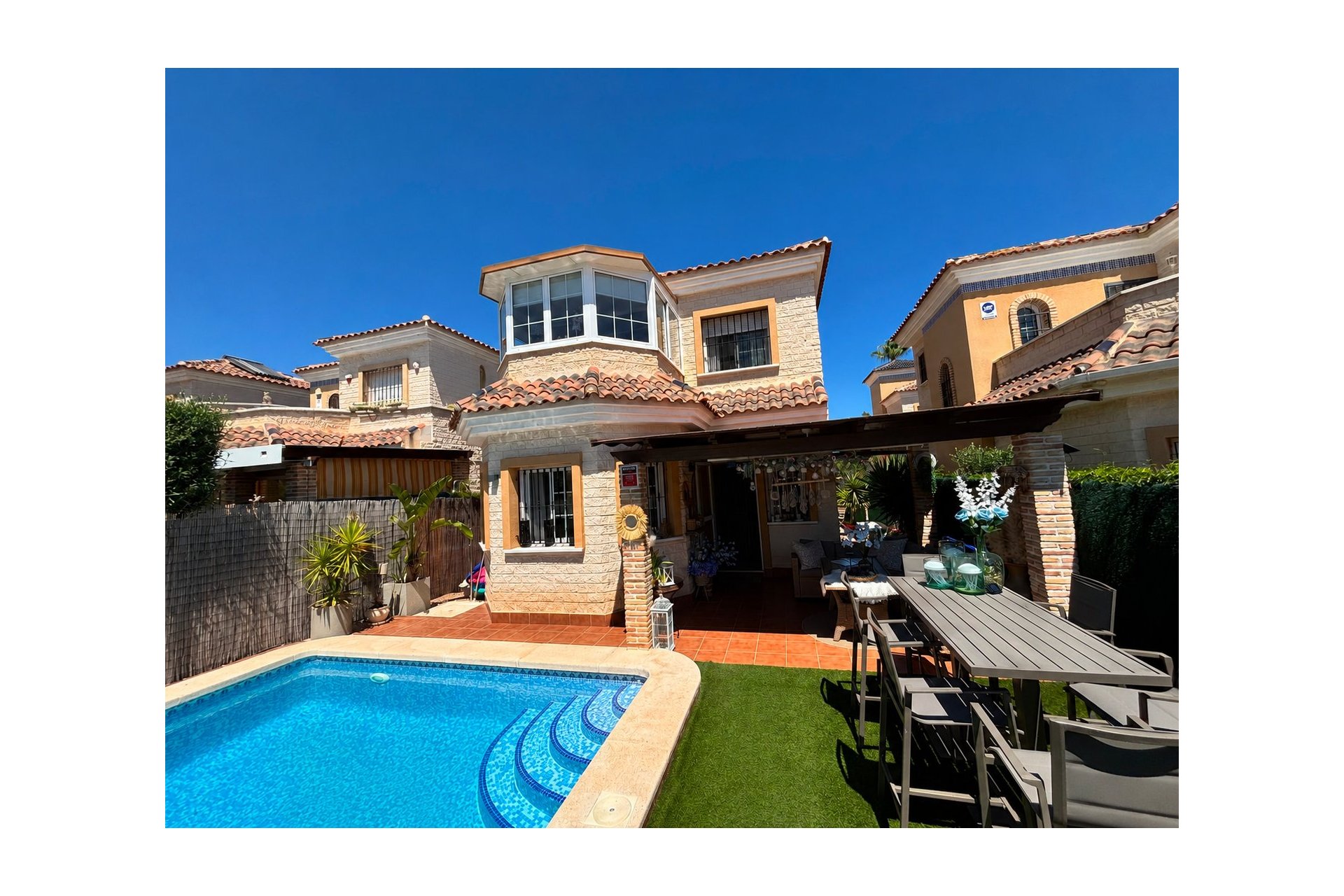 Segunda mano - Villa -
El Raso - Costa Blanca