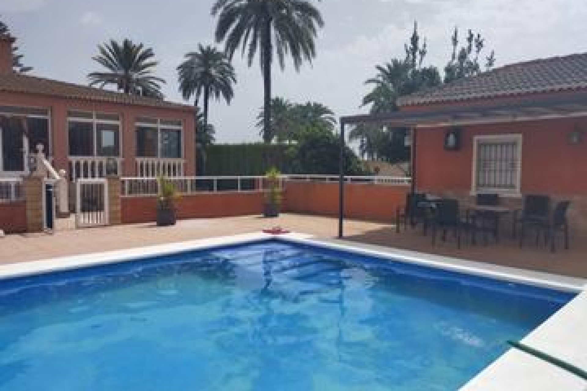 Segunda mano - Villa -
Elche - Costa Blanca