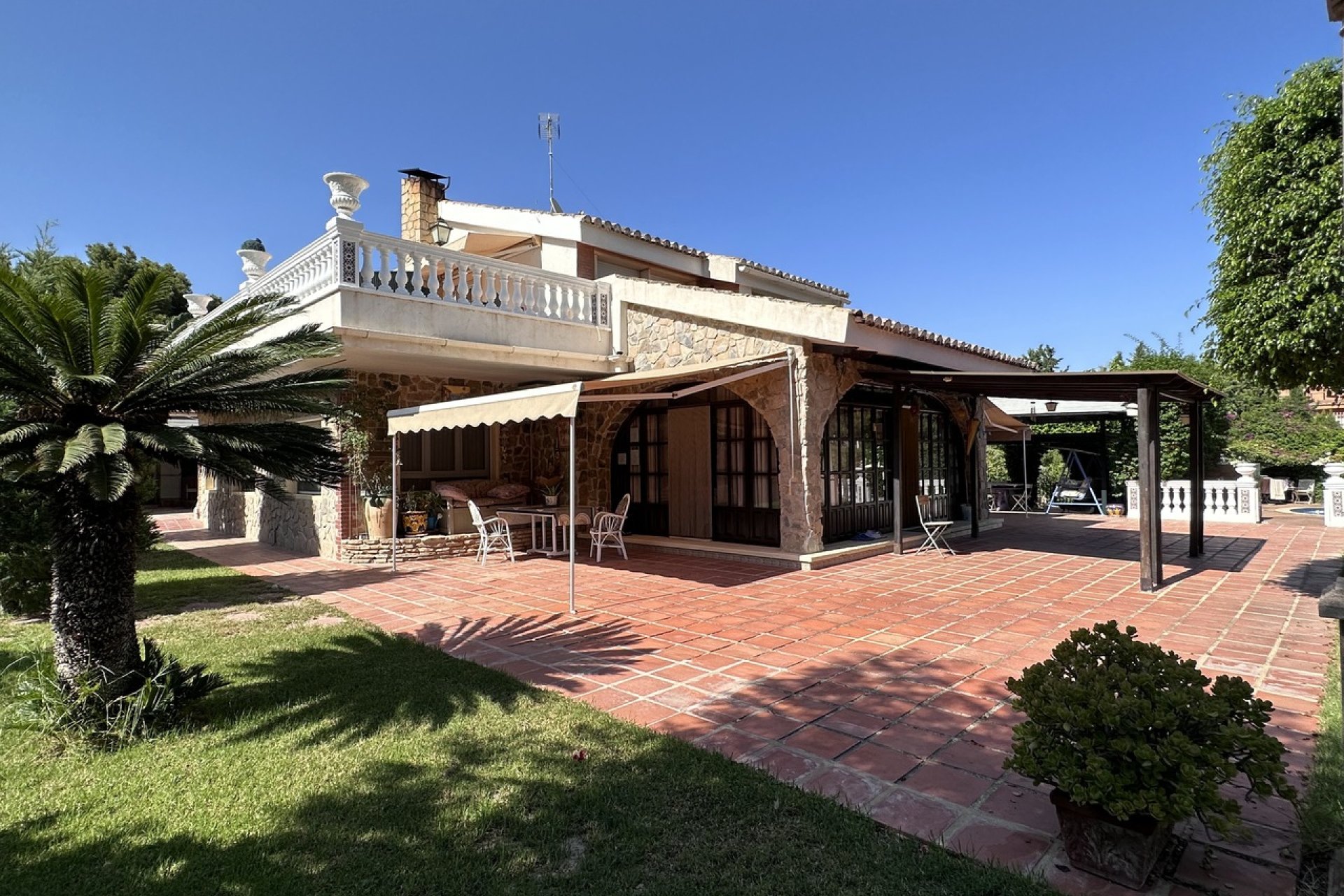 Segunda mano - Villa -
Elche - Costa Blanca