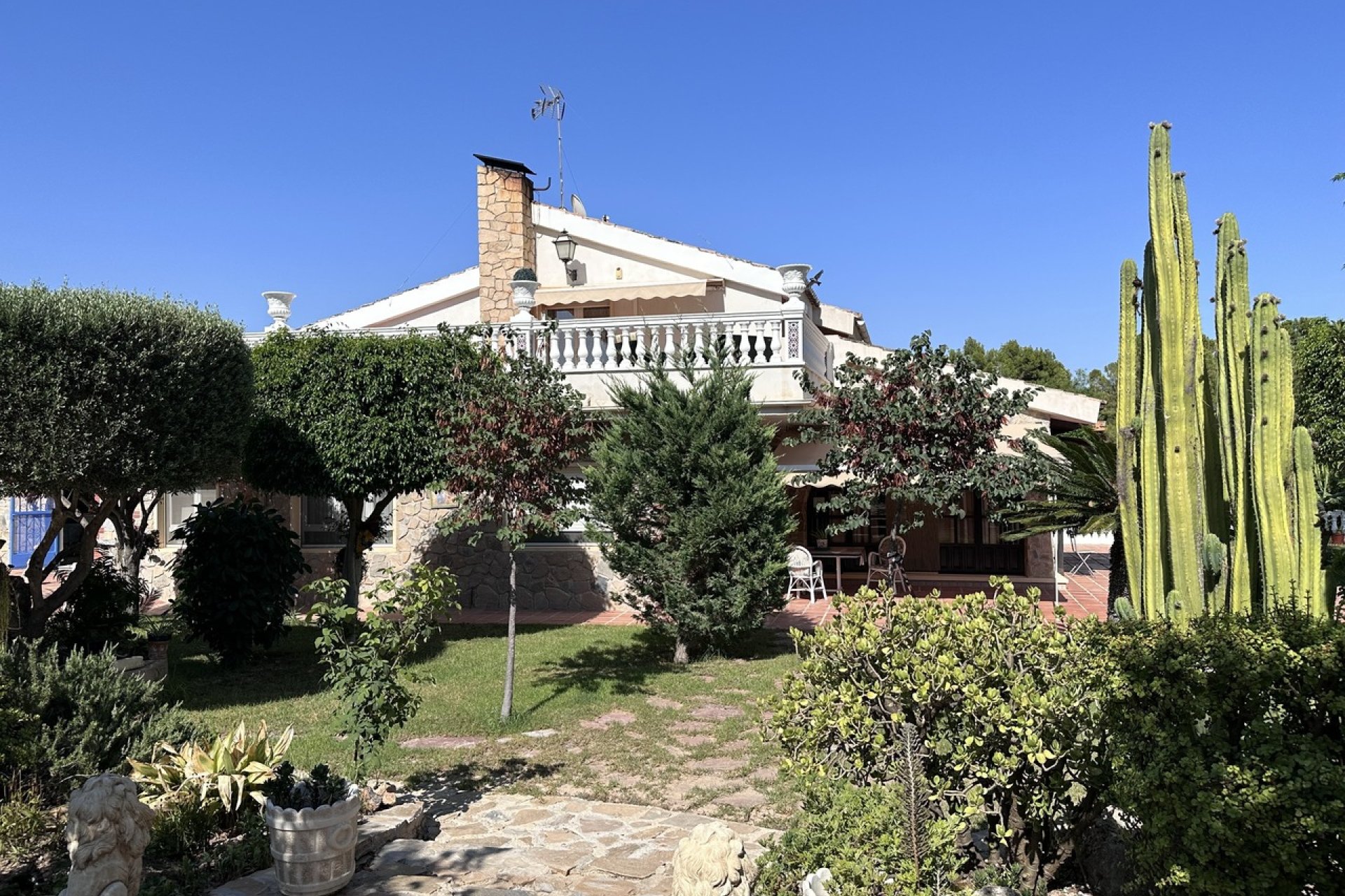 Segunda mano - Villa -
Elche - Costa Blanca