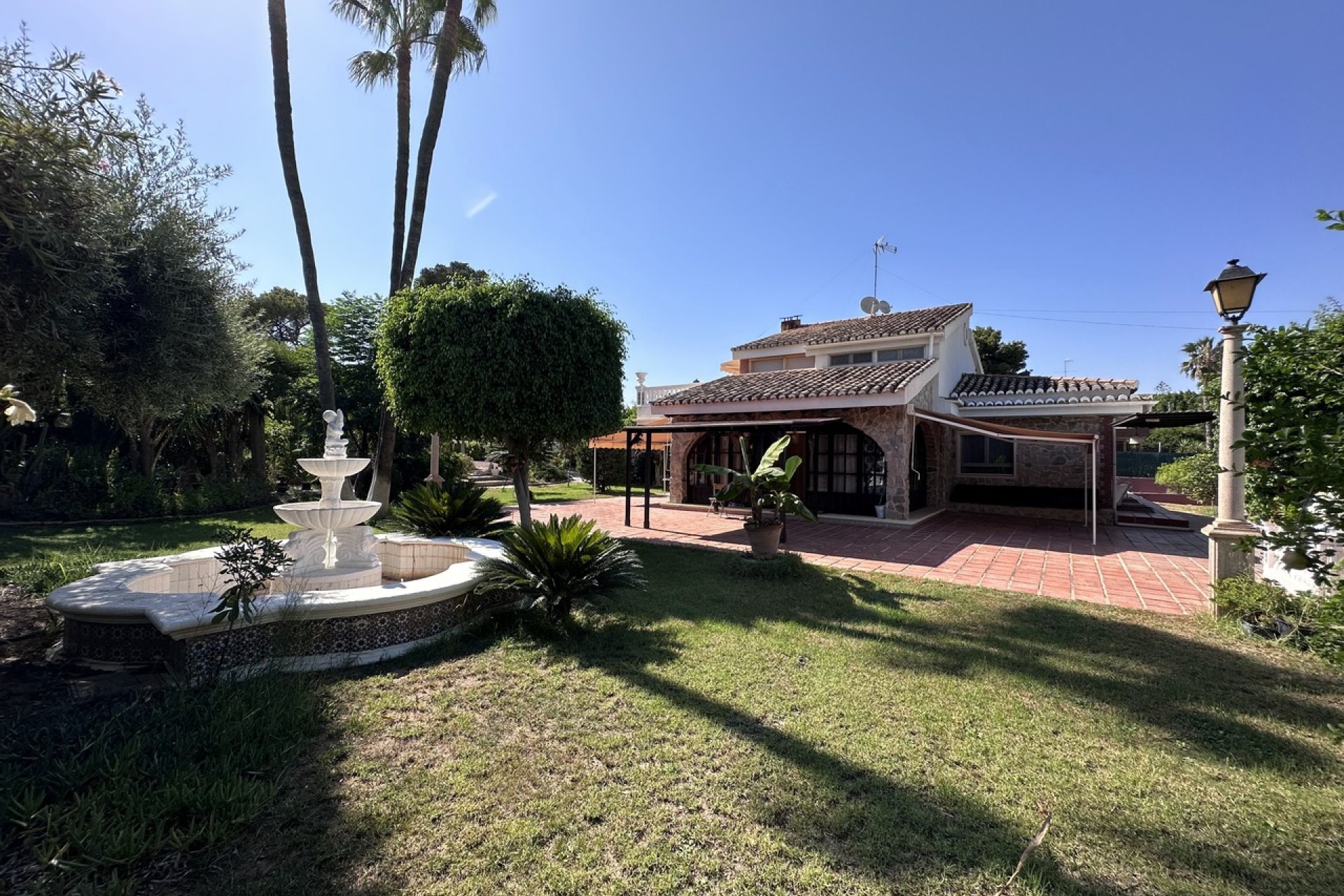 Segunda mano - Villa -
Elche - Costa Blanca