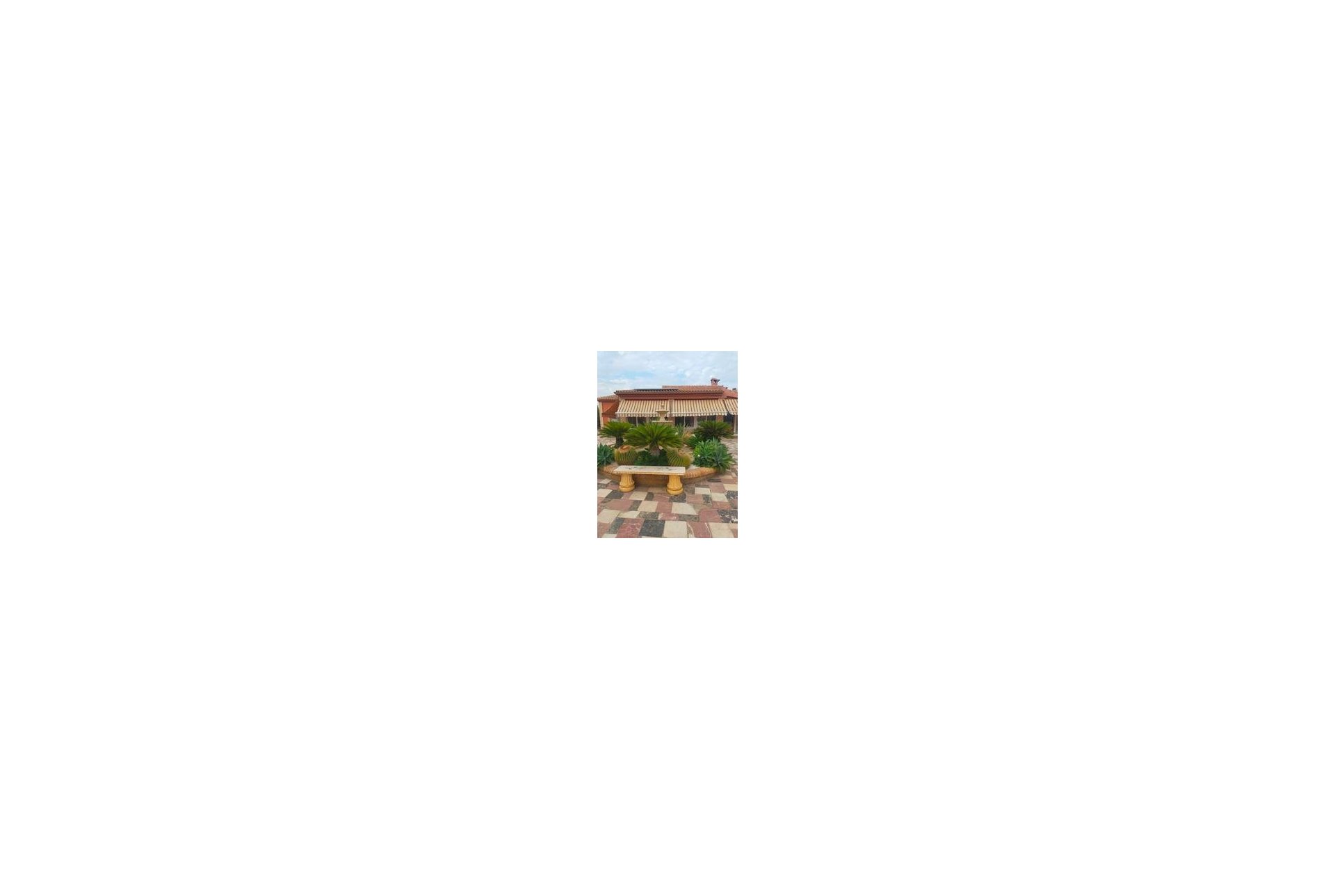 Segunda mano - Villa -
Elche - Costa Blanca