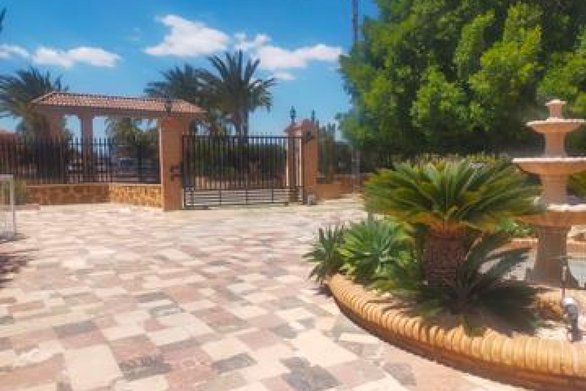Segunda mano - Villa -
Elche - Costa Blanca
