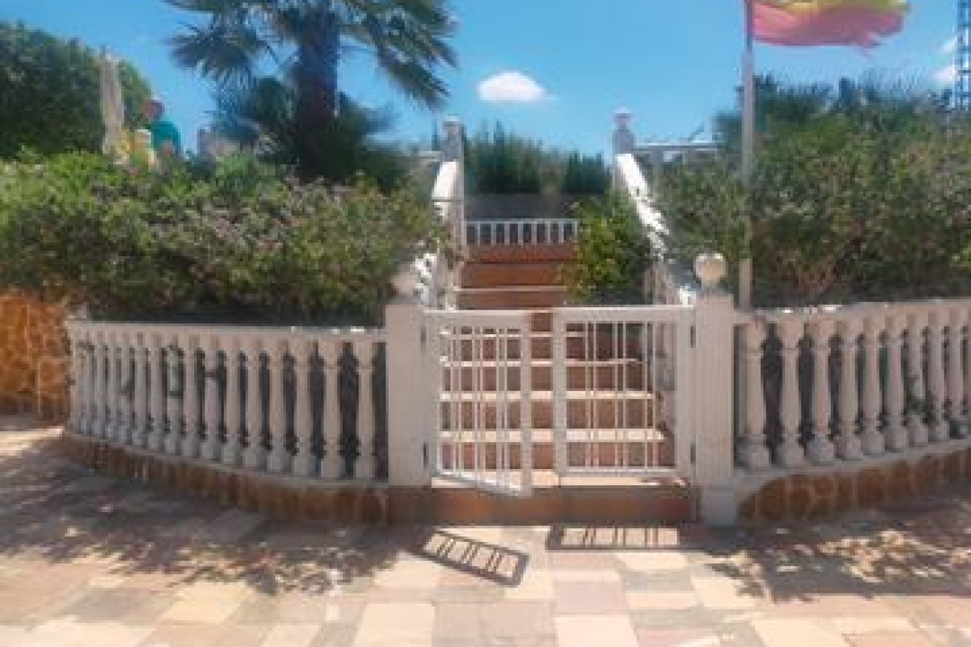 Segunda mano - Villa -
Elche - Costa Blanca
