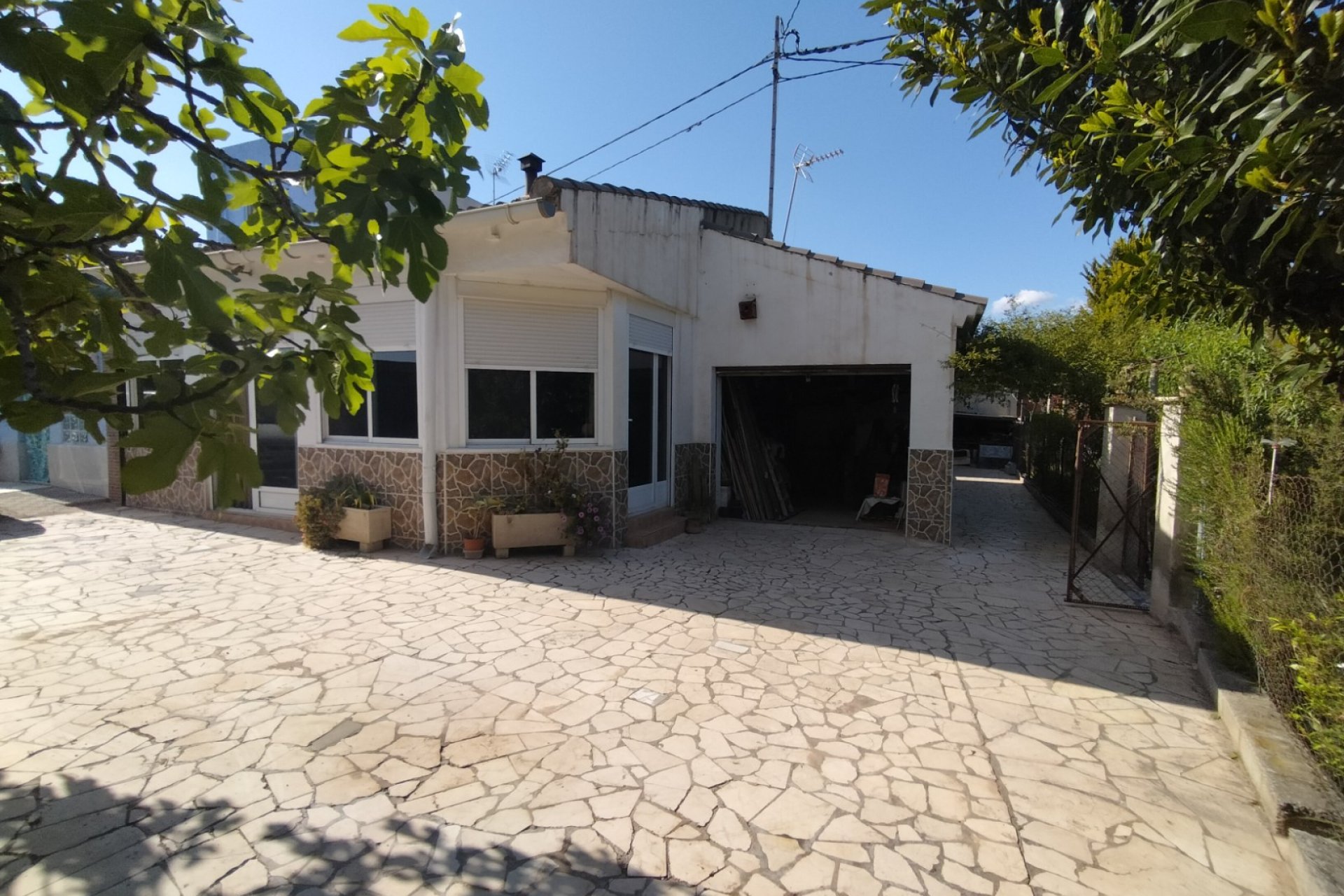 Segunda mano - Villa -
Elda - Inland