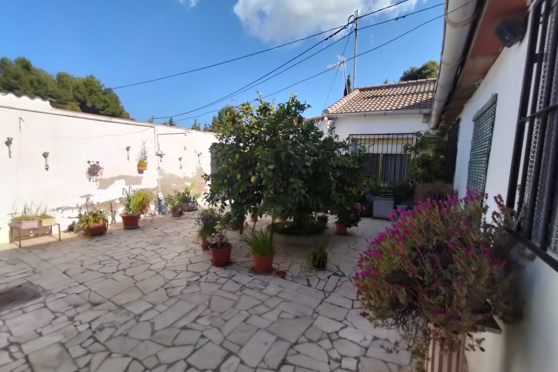 Segunda mano - Villa -
Elda - Inland
