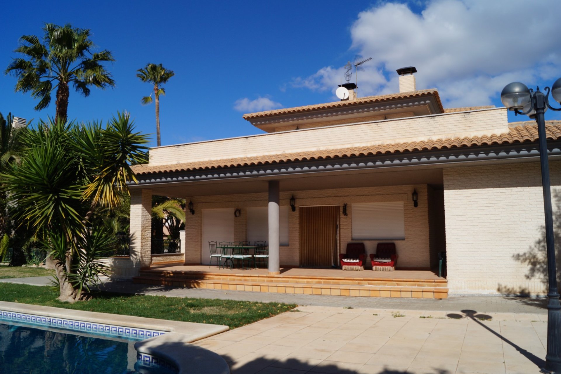 Segunda mano - Villa -
Elda - Inland