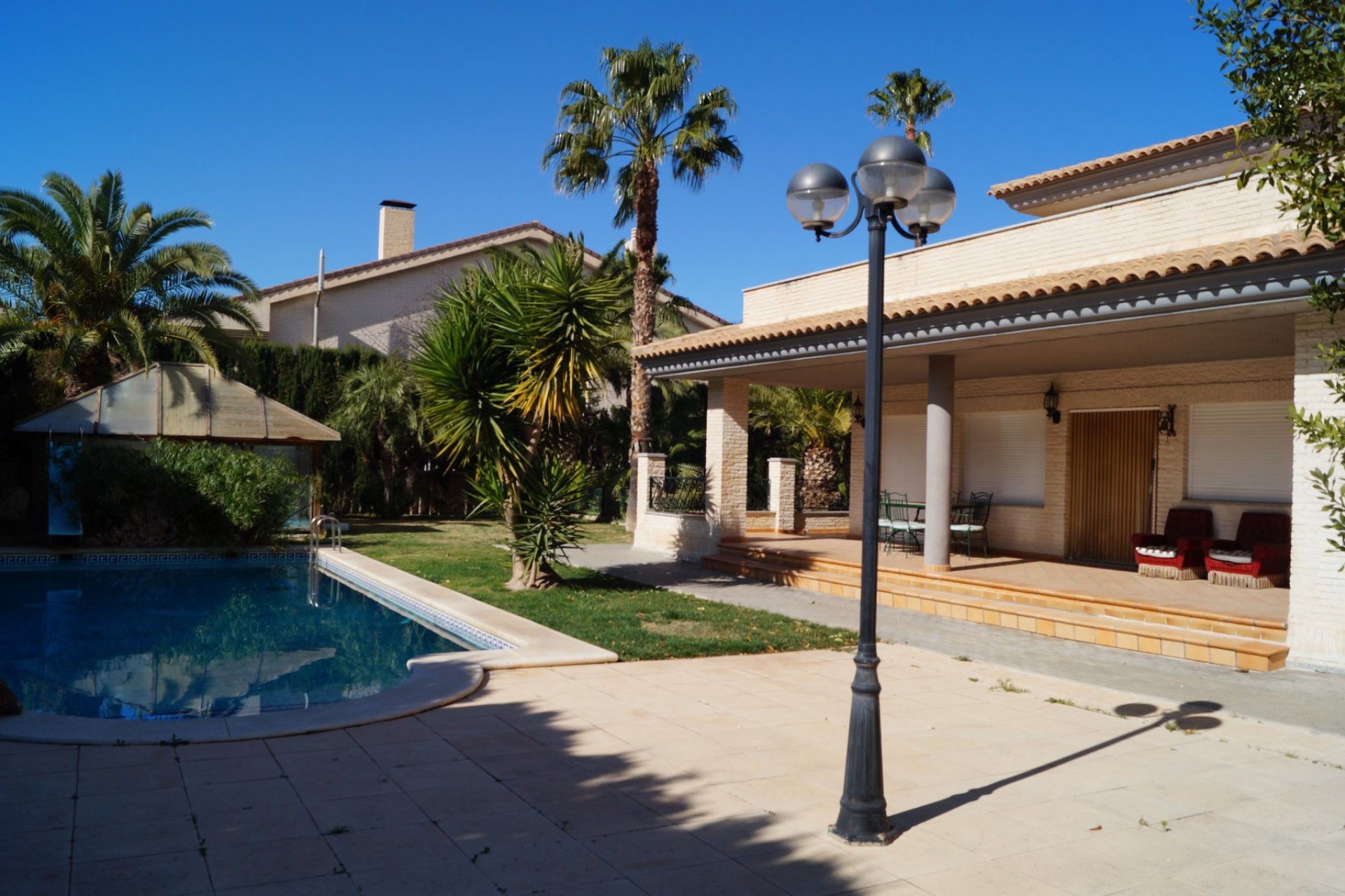 Segunda mano - Villa -
Elda - Inland