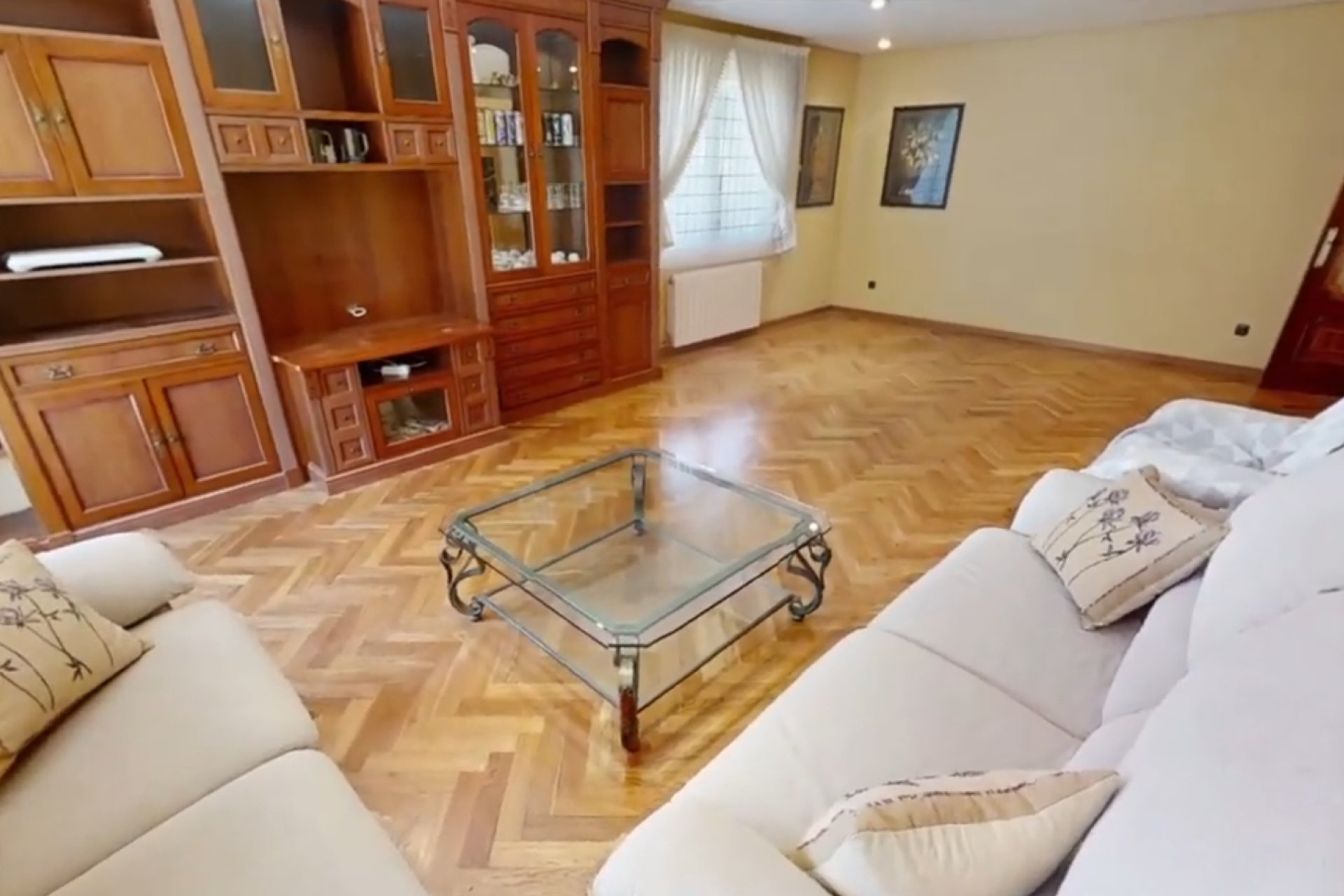 Segunda mano - Villa -
Elda - Inland