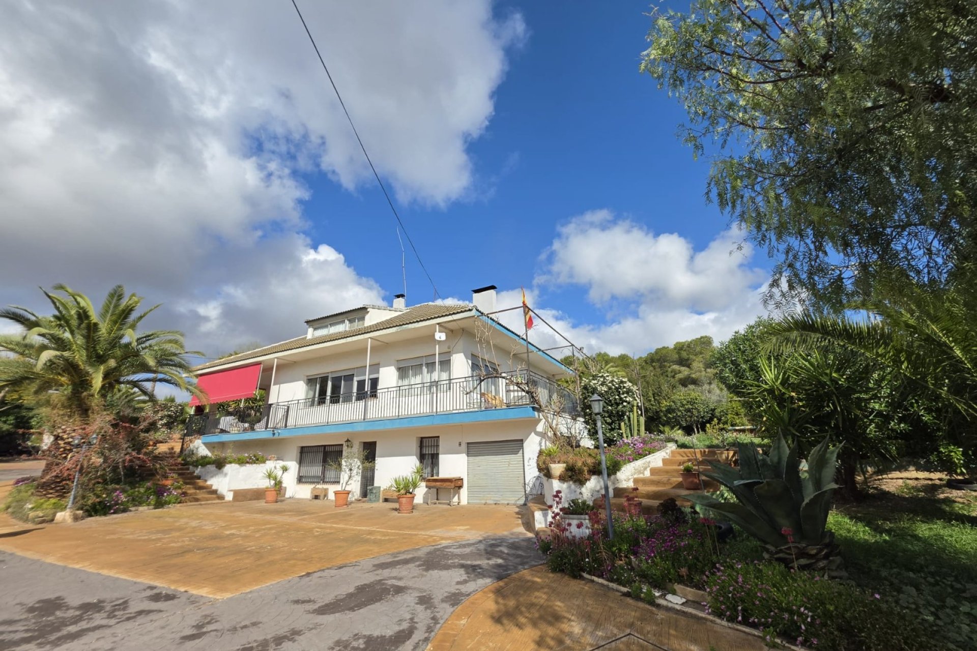 Segunda mano - Villa -
Elda - Inland