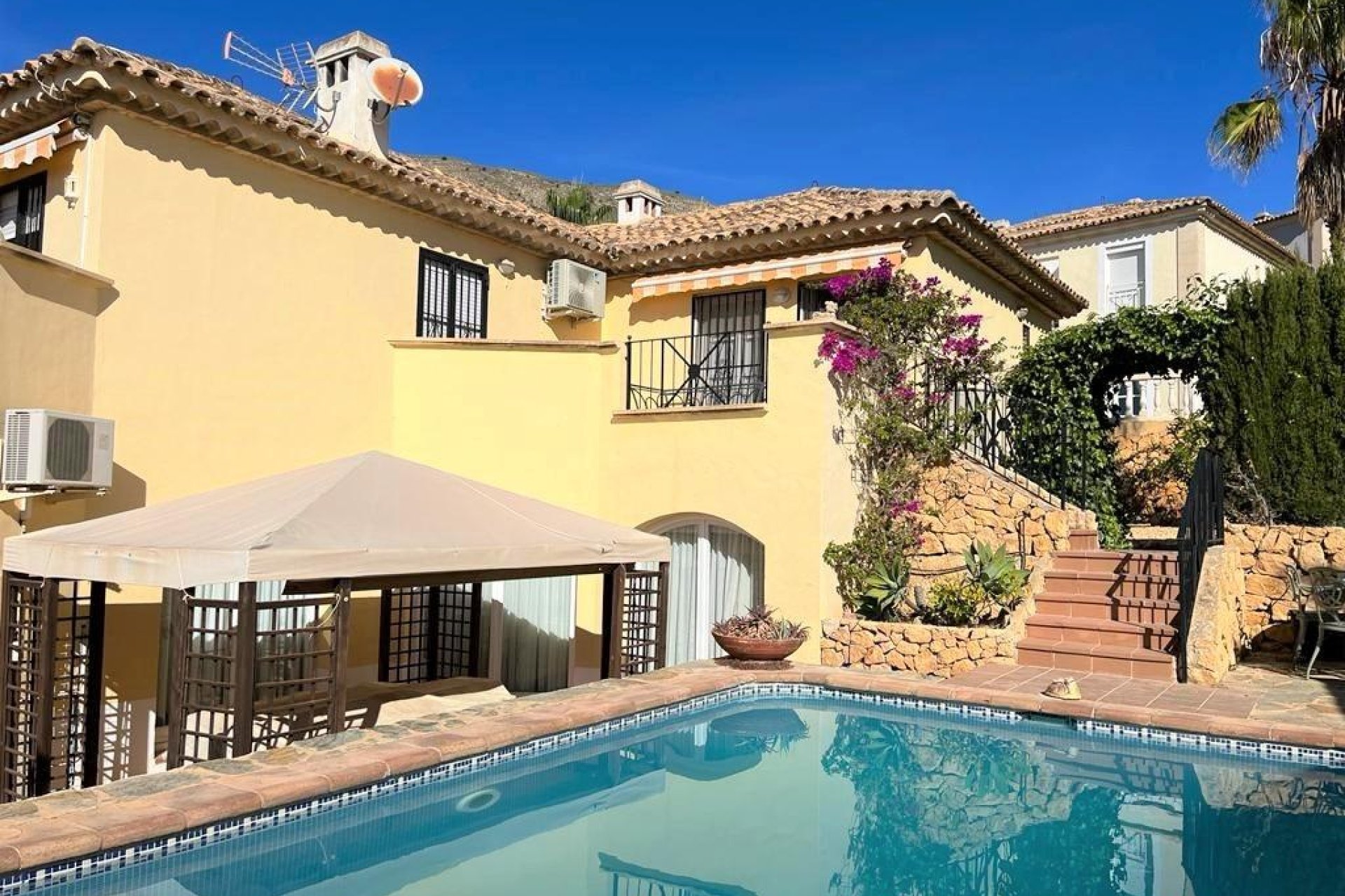 Segunda mano - Villa -
Finestrat - Bahia Golf