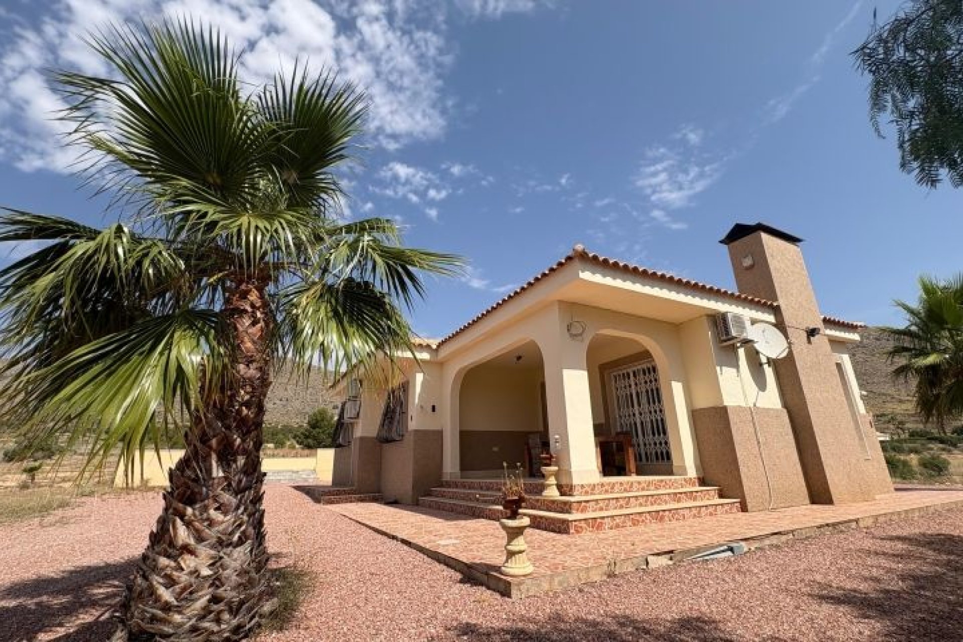 Segunda mano - Villa -
Hondón de las Nieves - Inland