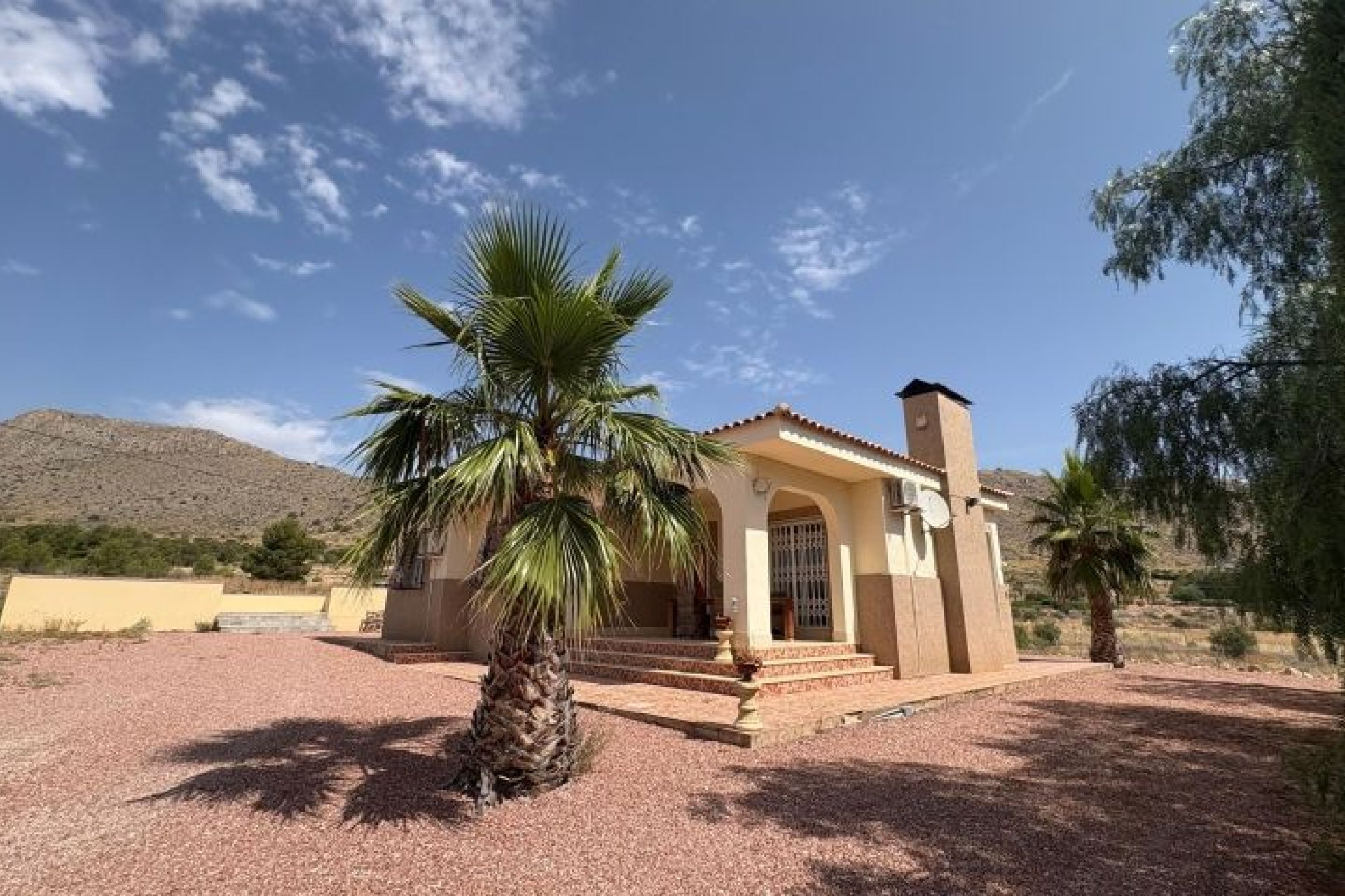 Segunda mano - Villa -
Hondón de las Nieves - Inland