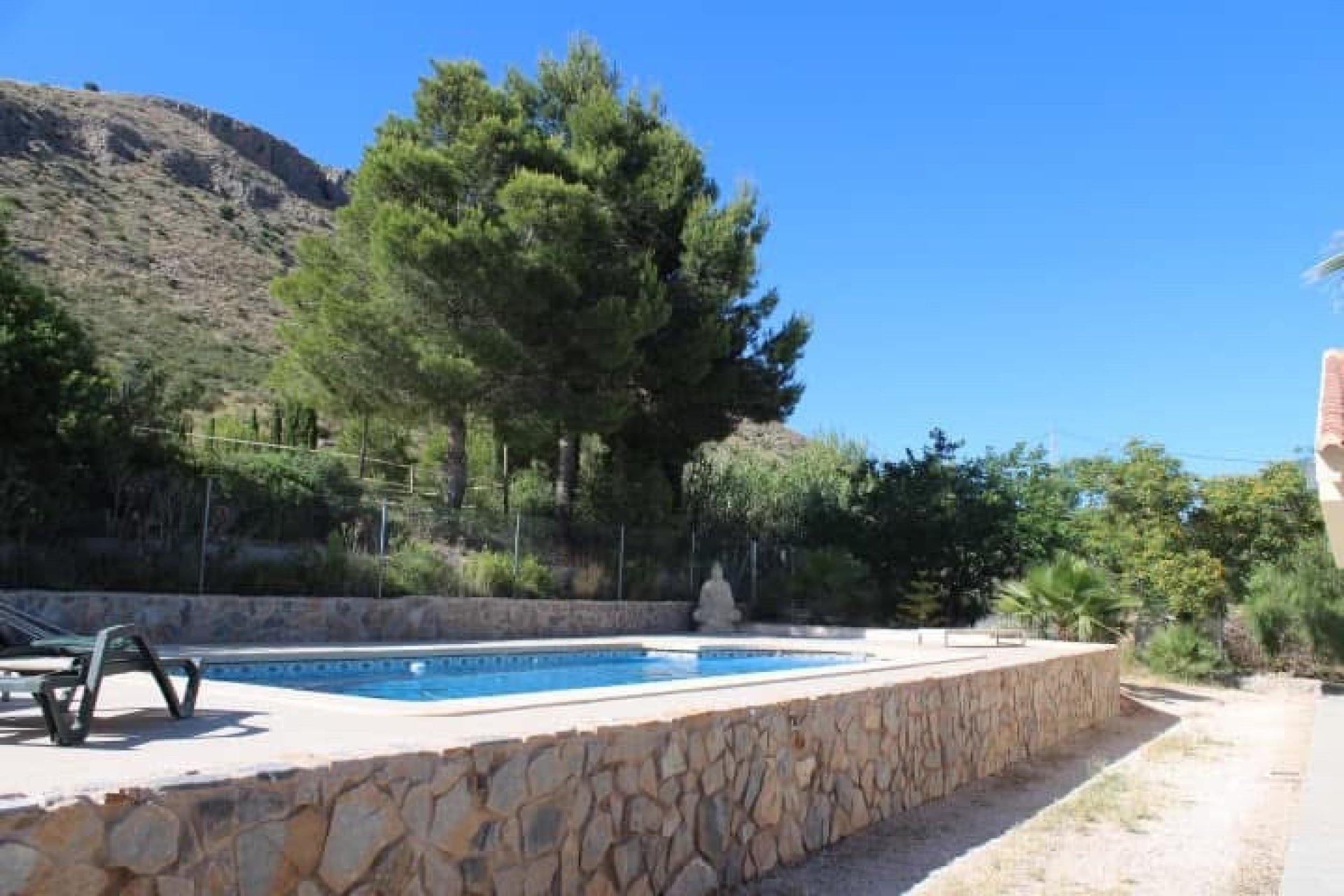 Segunda mano - Villa -
Hondón de las Nieves - Inland