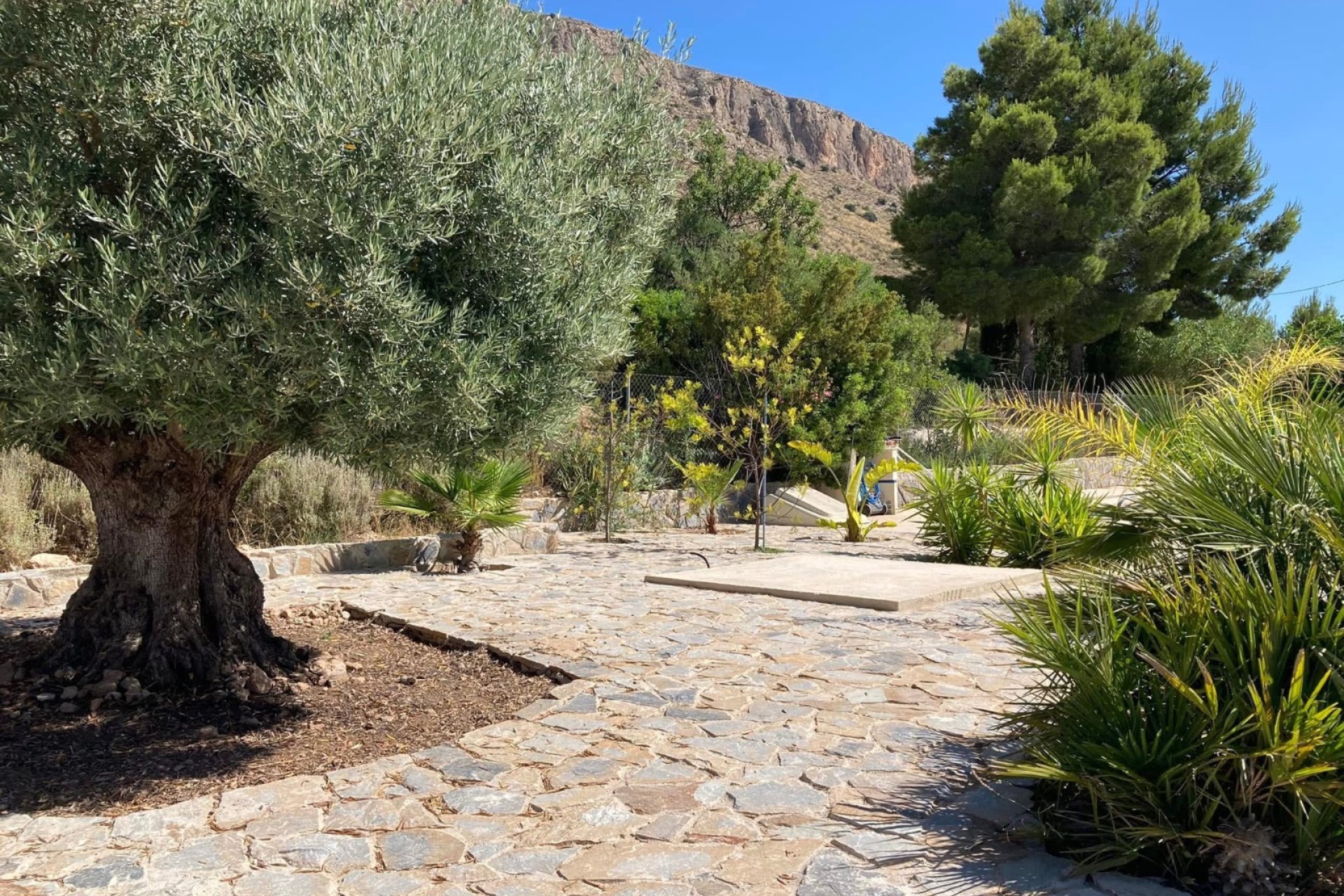 Segunda mano - Villa -
Hondón de las Nieves - Inland