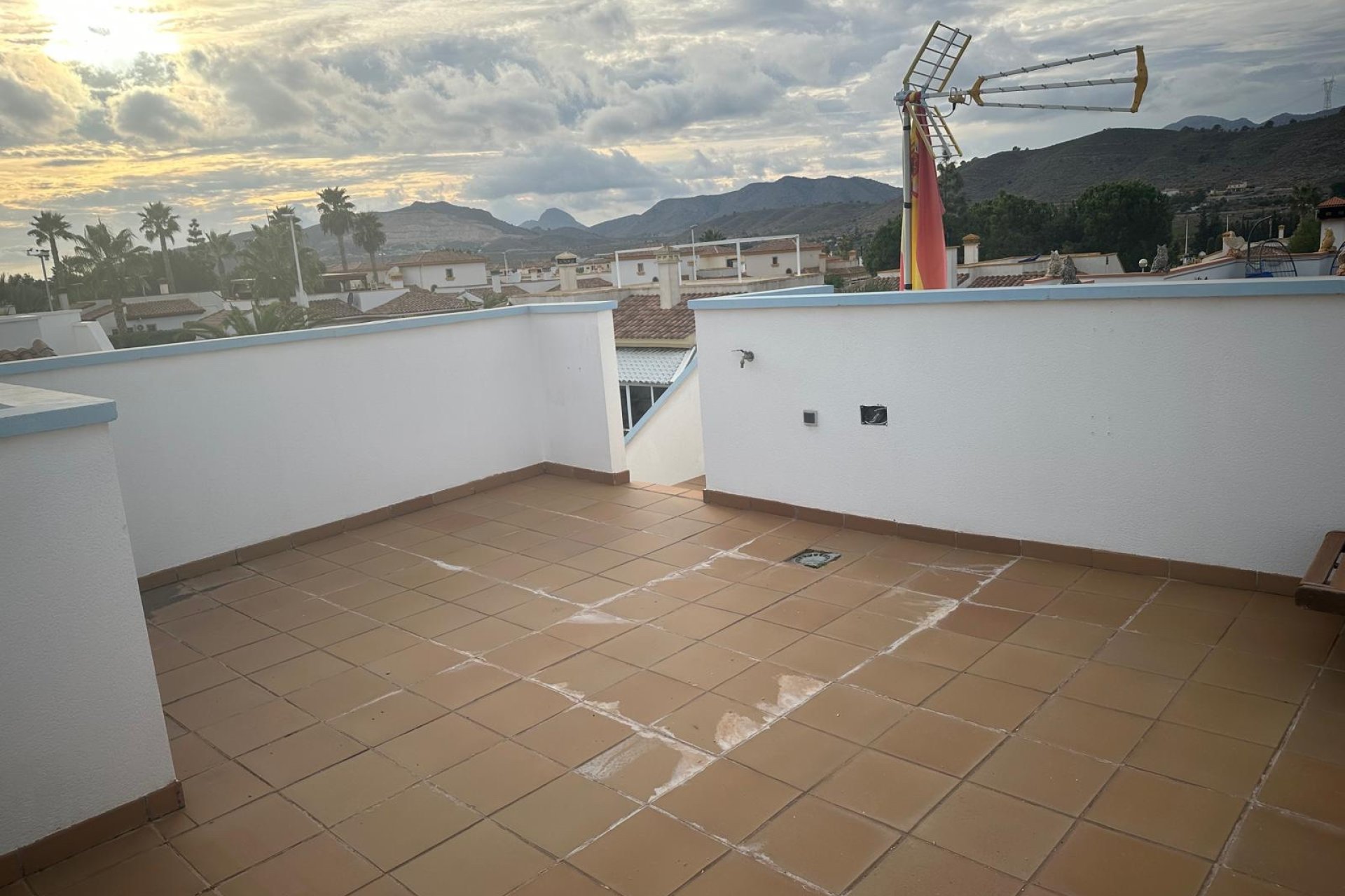 Segunda mano - Villa -
Hondón de las Nieves - Inland