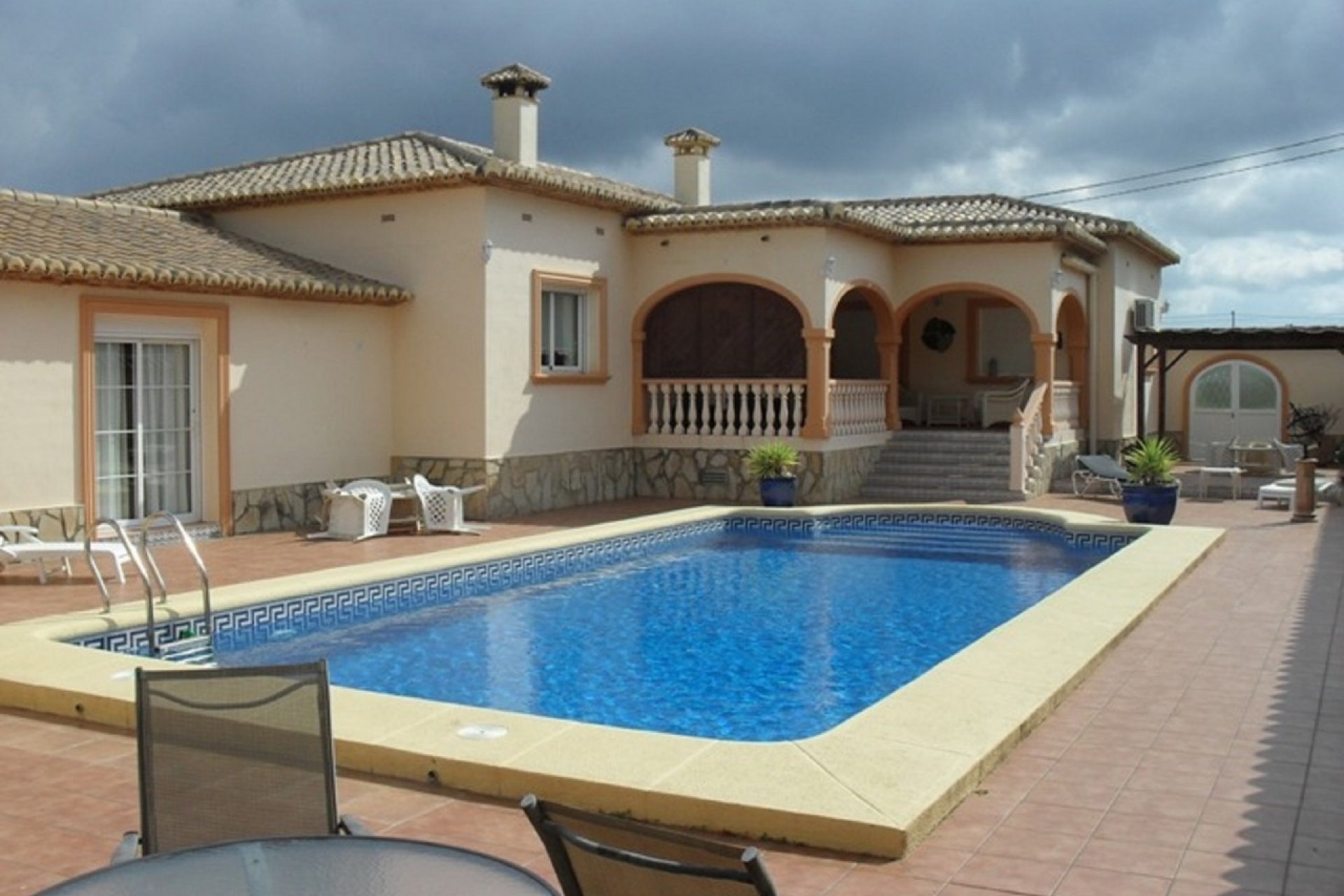 Segunda mano - Villa -
Jalón - Inland