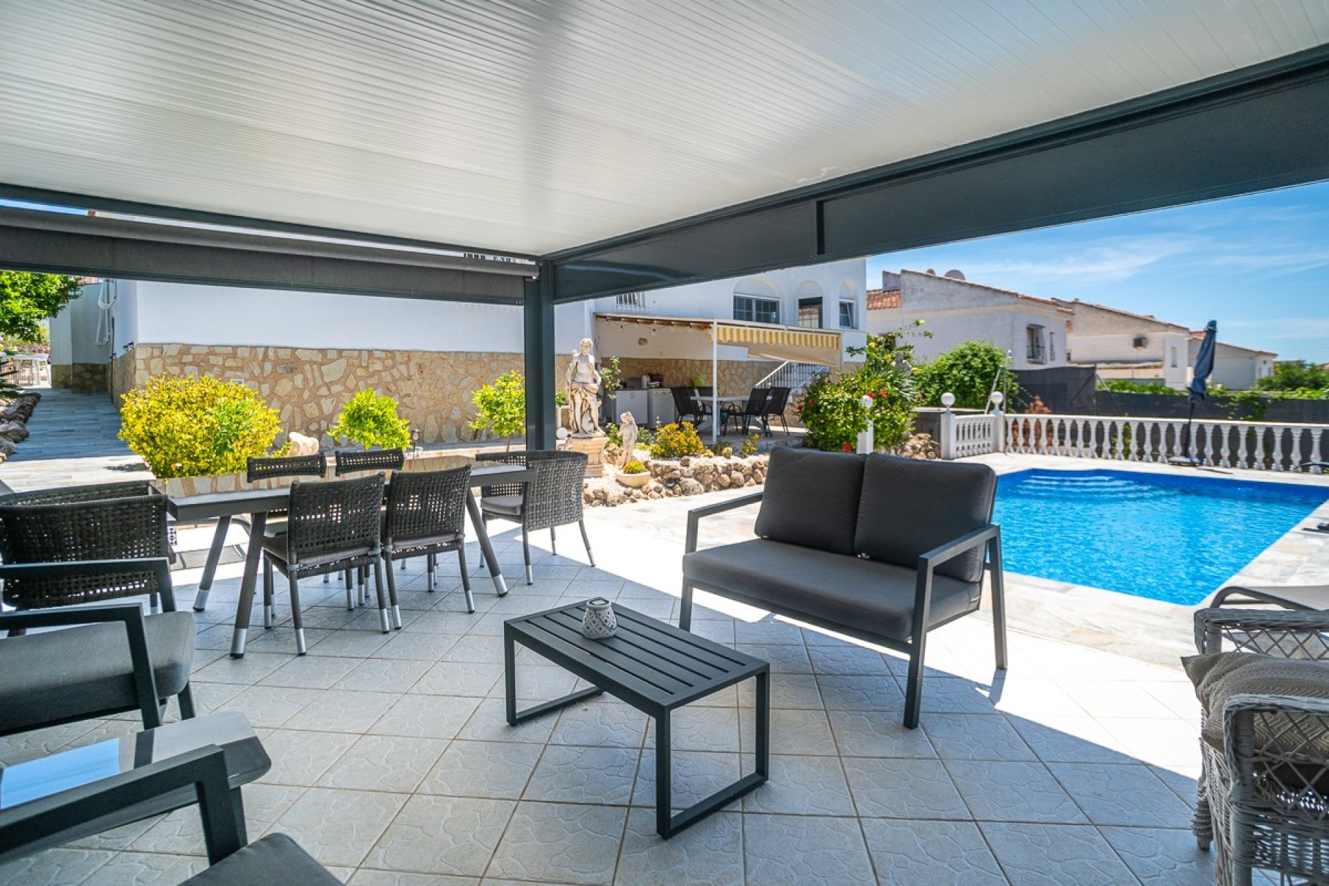Segunda mano - Villa -
La Marina - Costa Blanca
