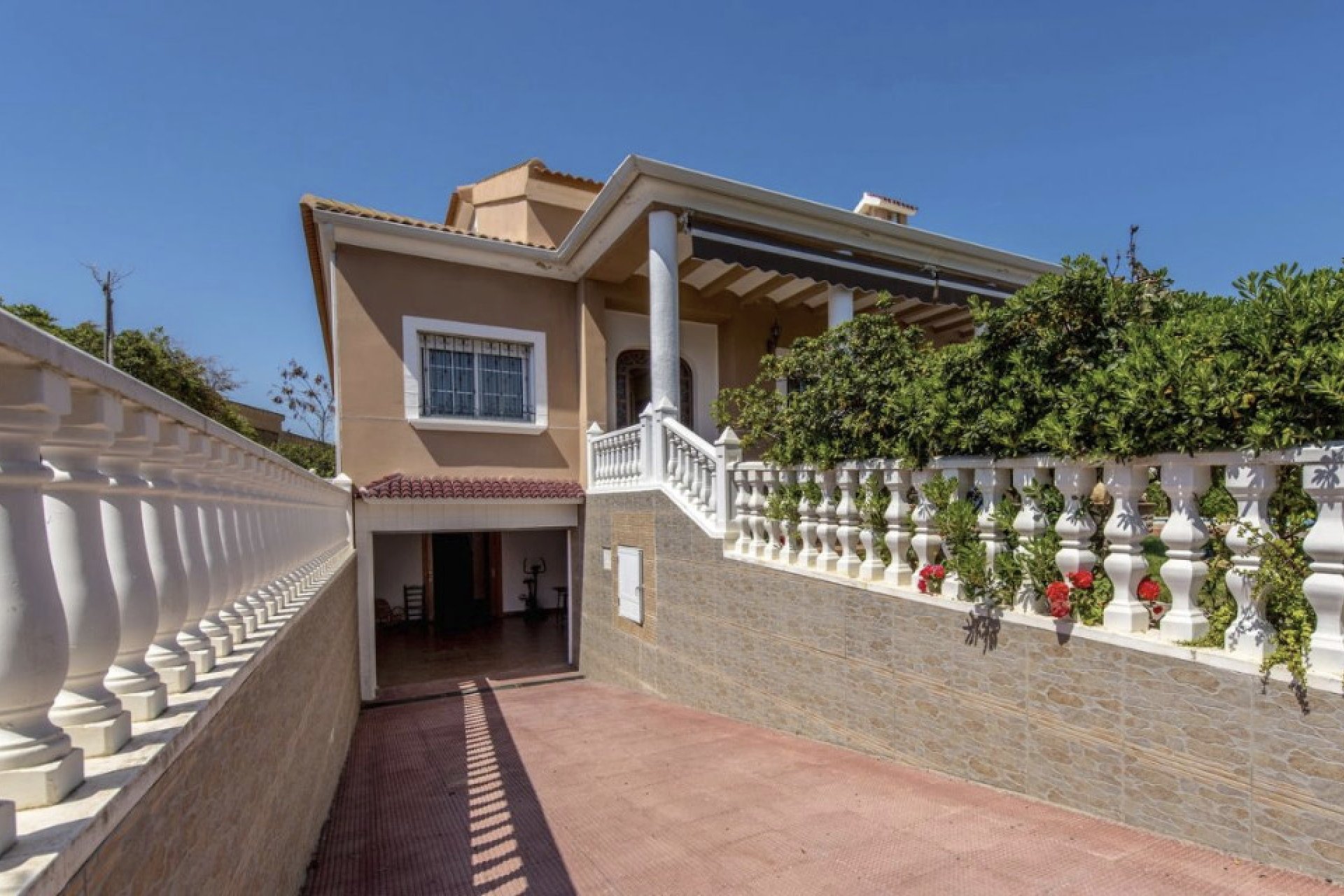 Segunda mano - Villa -
La Mata - Costa Blanca