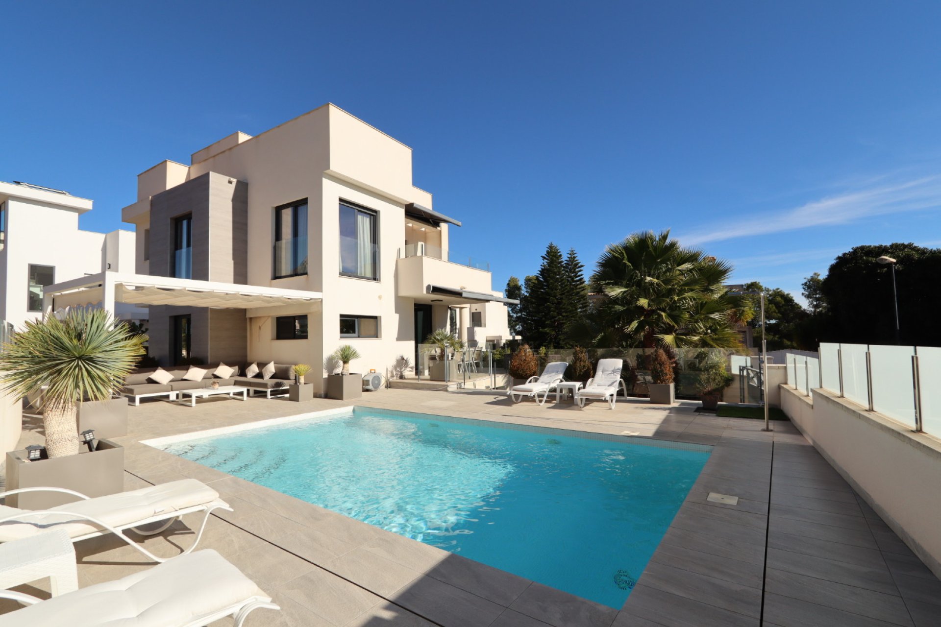 Segunda mano - Villa -
La Nucía - Costa Blanca