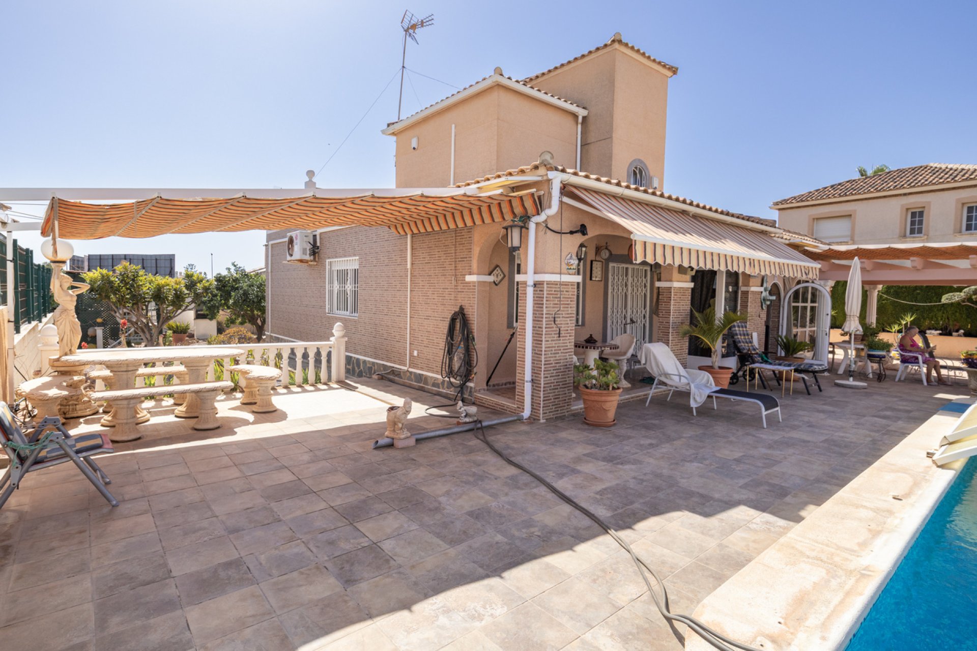 Segunda mano - Villa -
La Regia - Costa Blanca