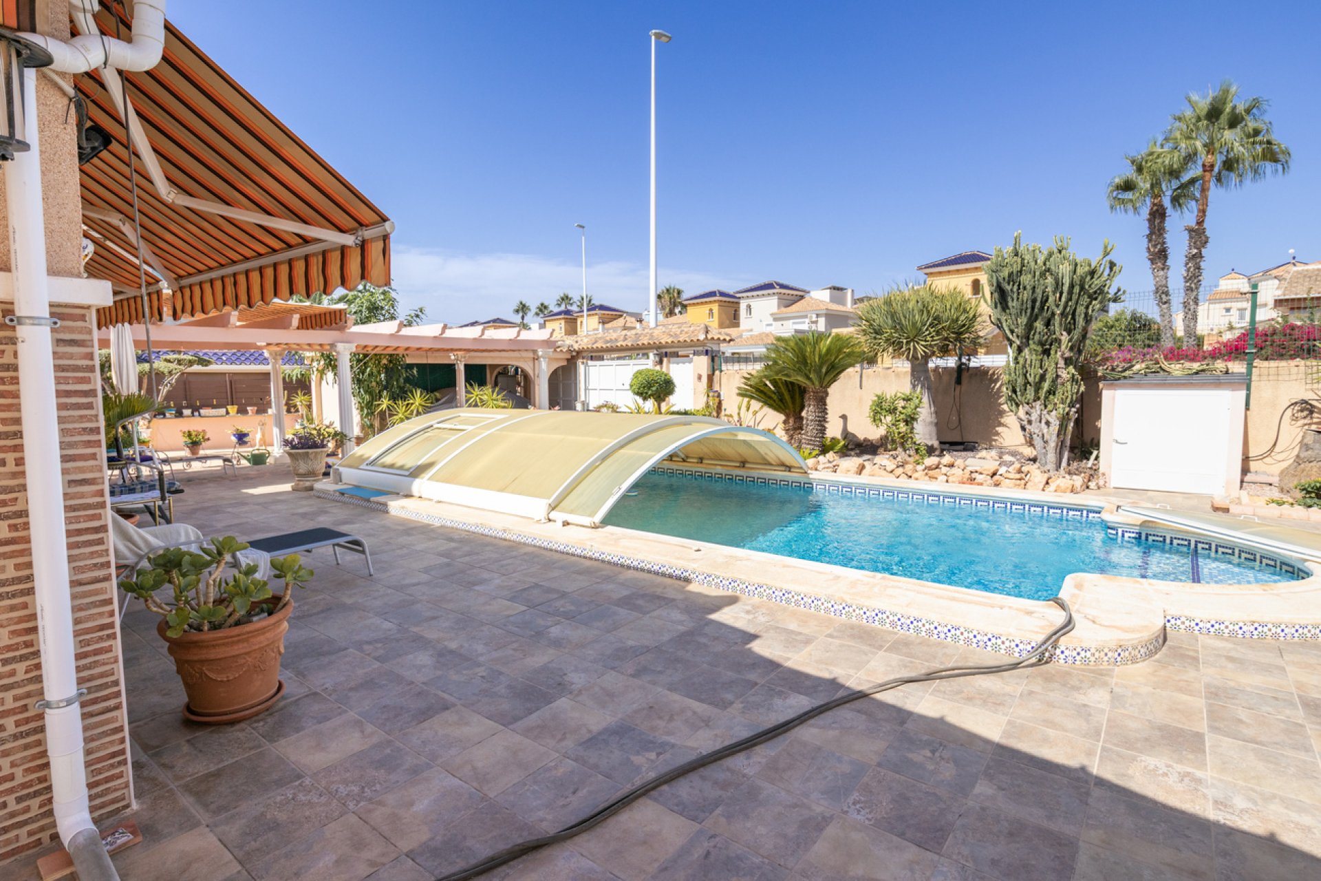 Segunda mano - Villa -
La Regia - Costa Blanca
