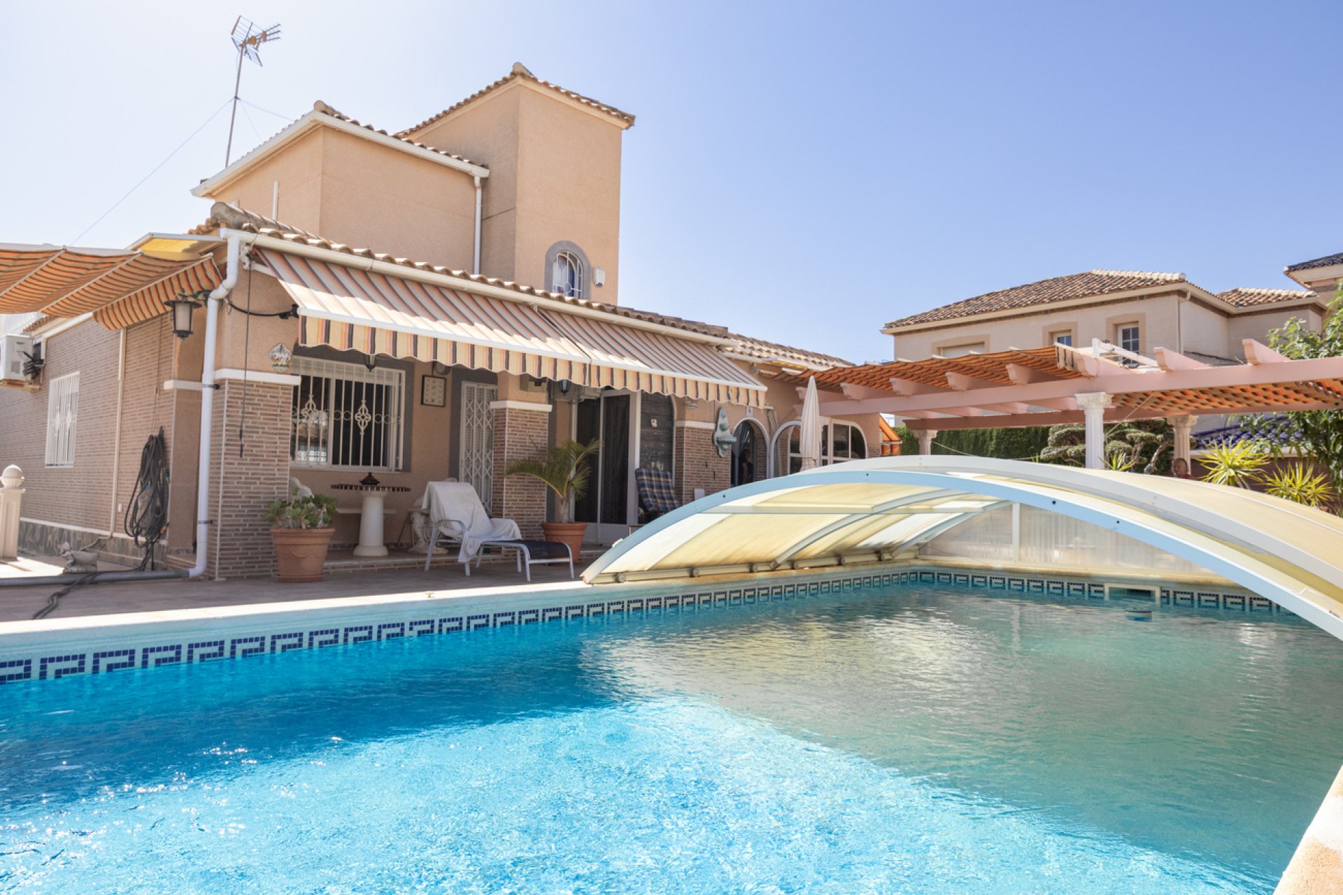 Segunda mano - Villa -
La Regia - Costa Blanca