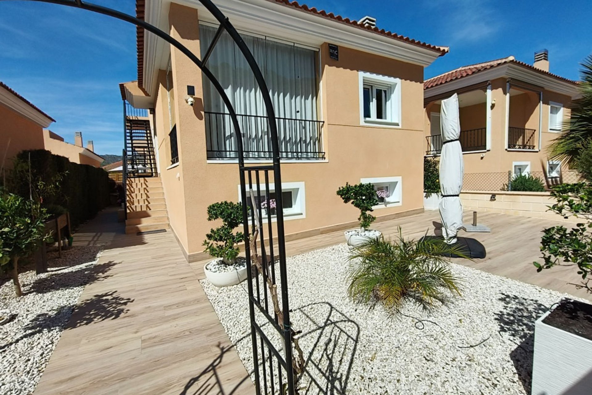 Segunda mano - Villa -
La Romana - Inland