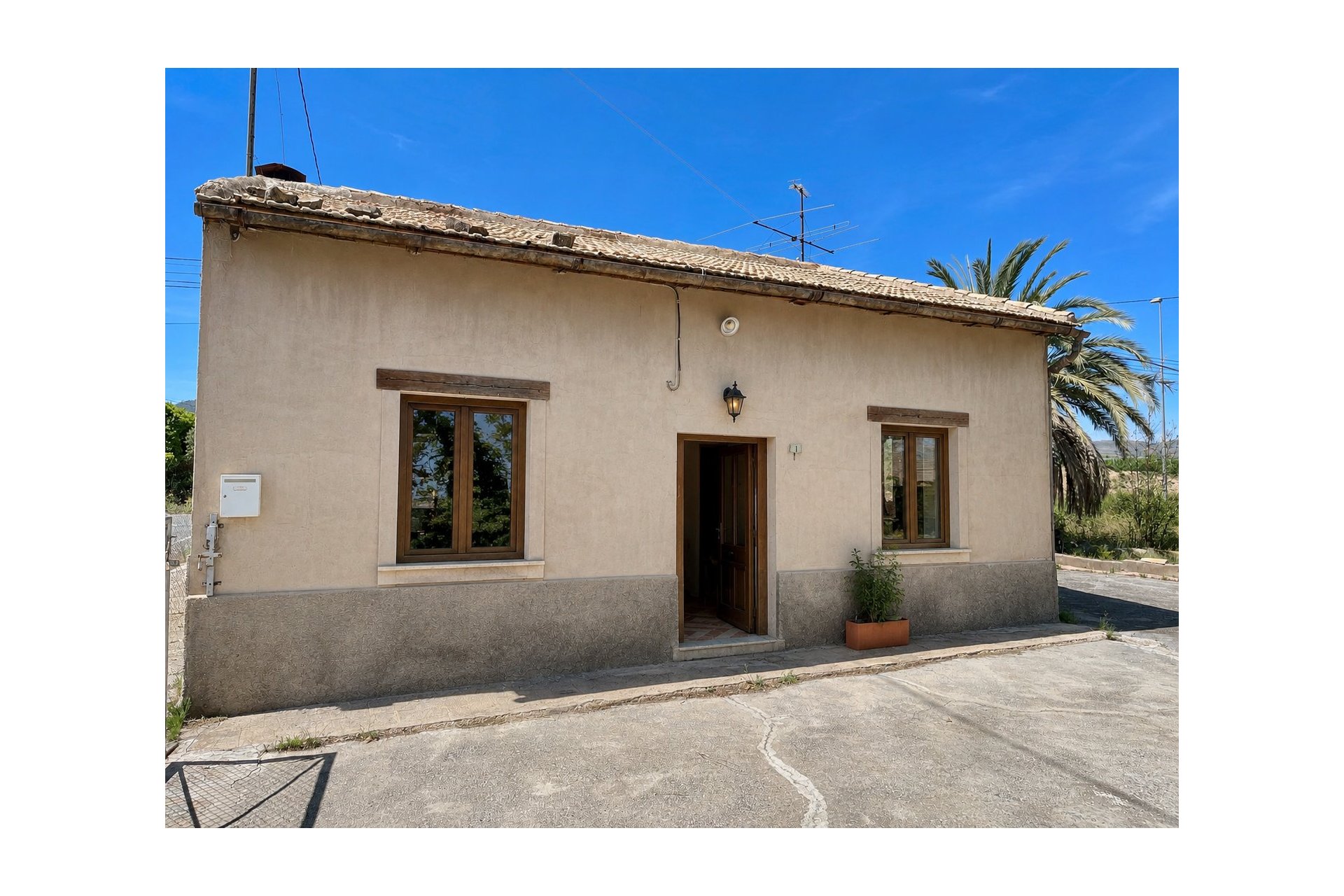 Segunda mano - Villa -
La Romana - Inland
