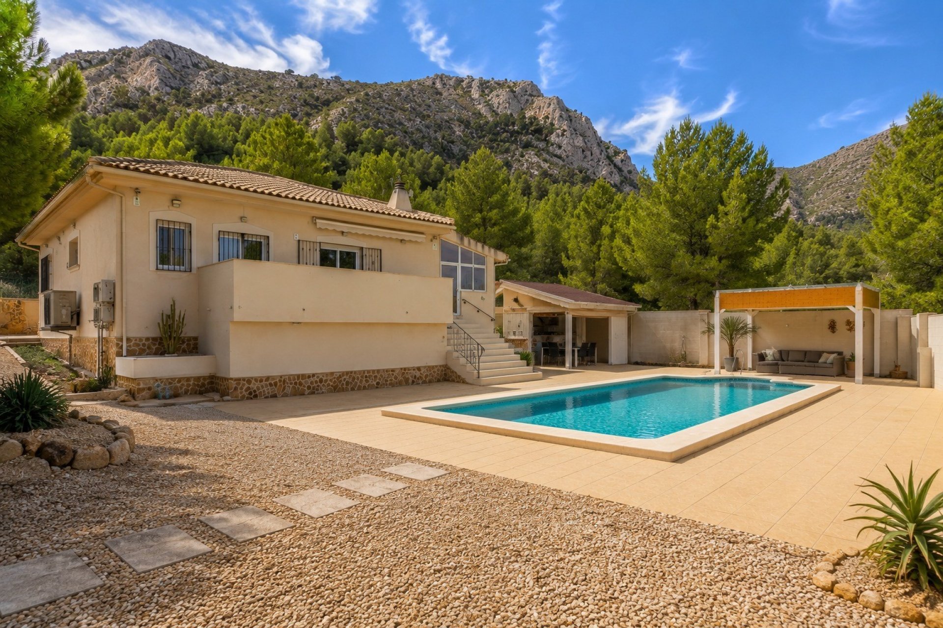 Segunda mano - Villa -
La Zarza - Inland