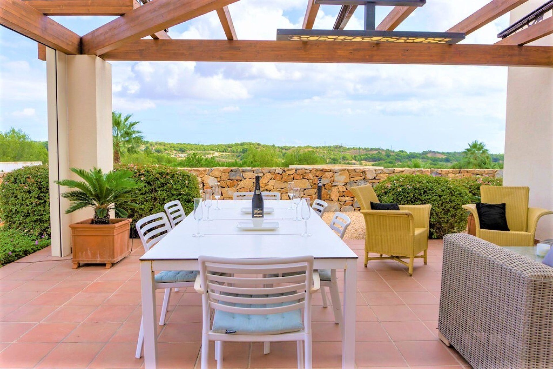 Segunda mano - Villa -
Las Colinas Golf - Inland