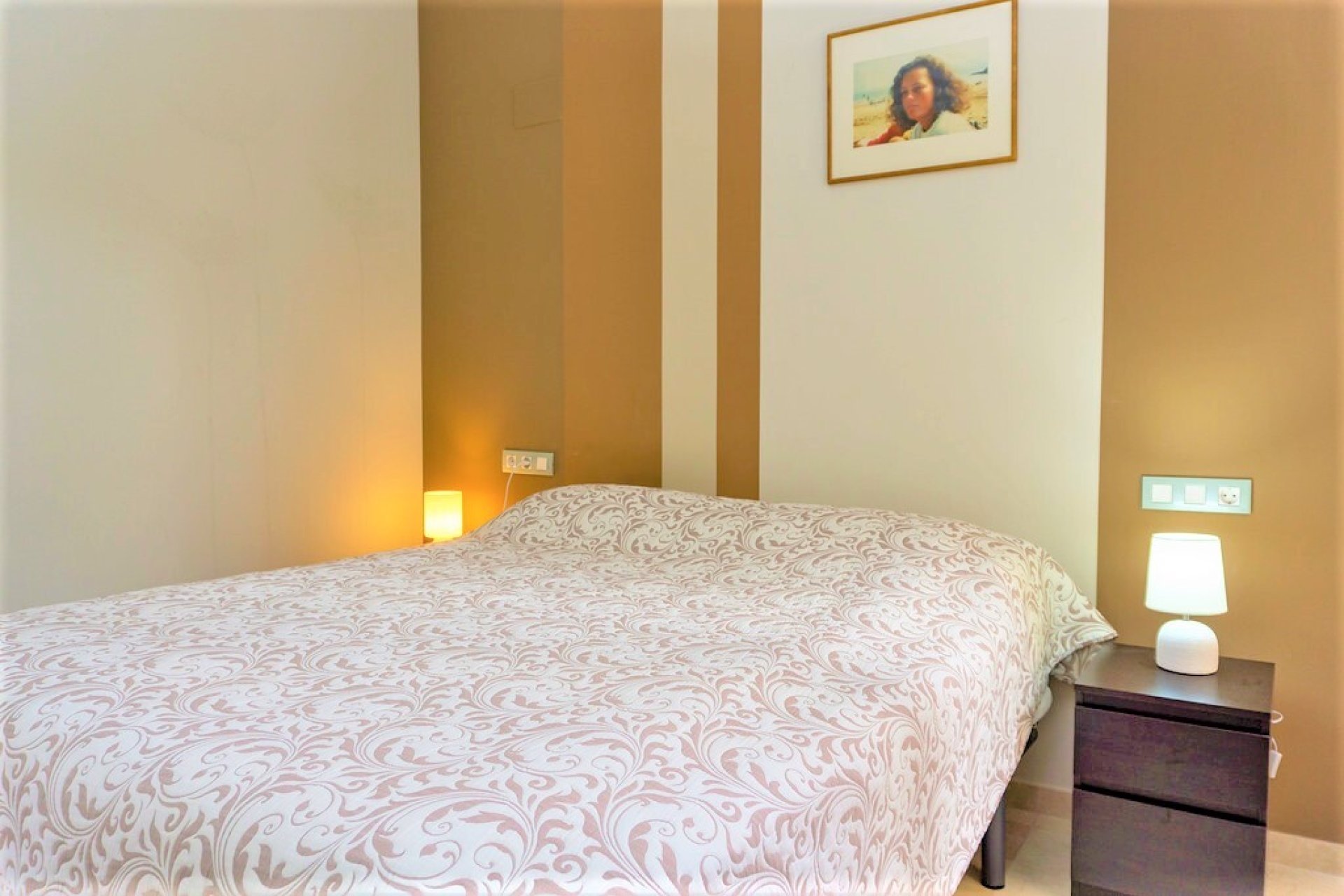 Segunda mano - Villa -
Las Colinas Golf - Inland