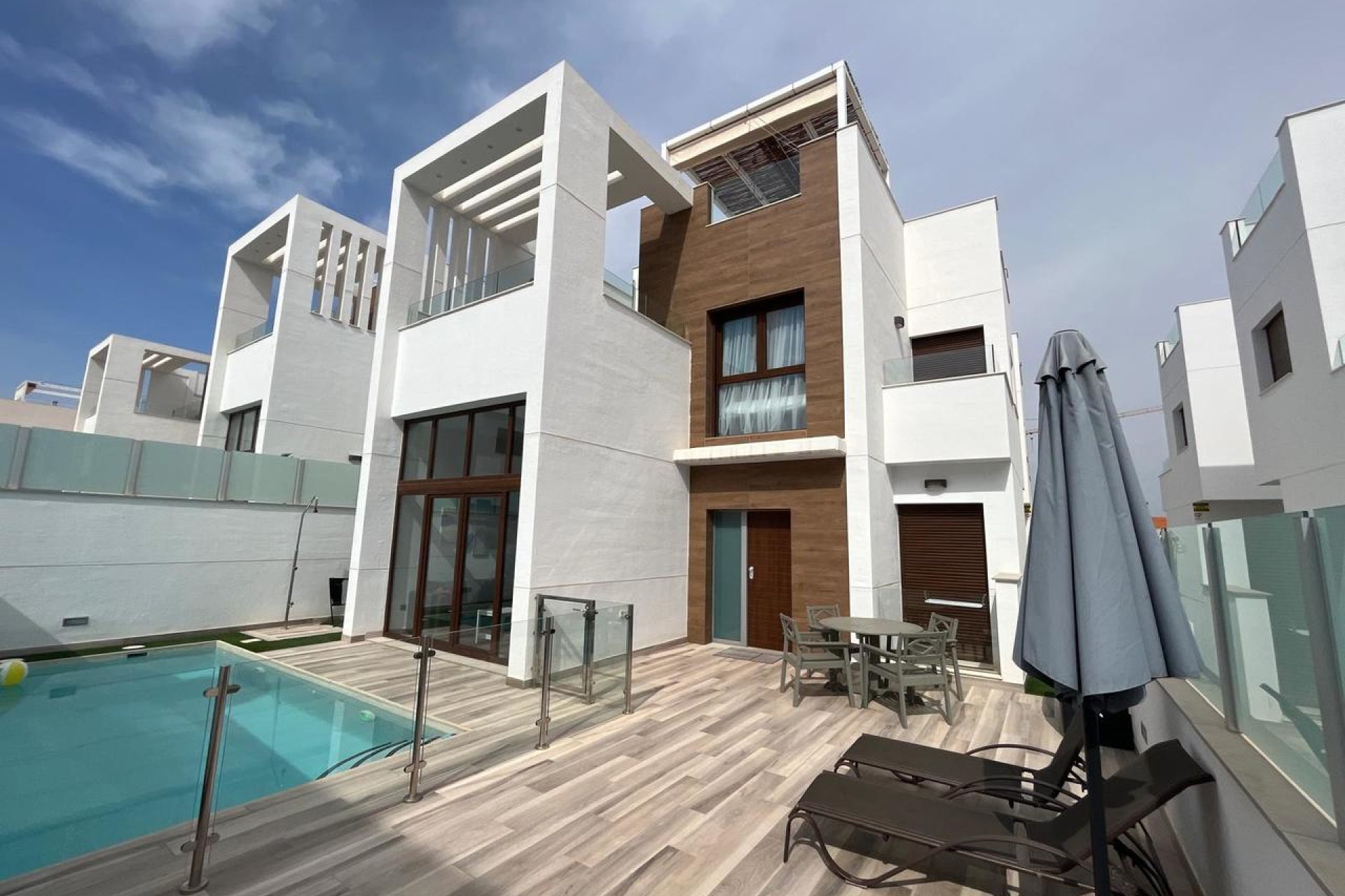 Segunda mano - Villa -
Los Balcones - Costa Blanca