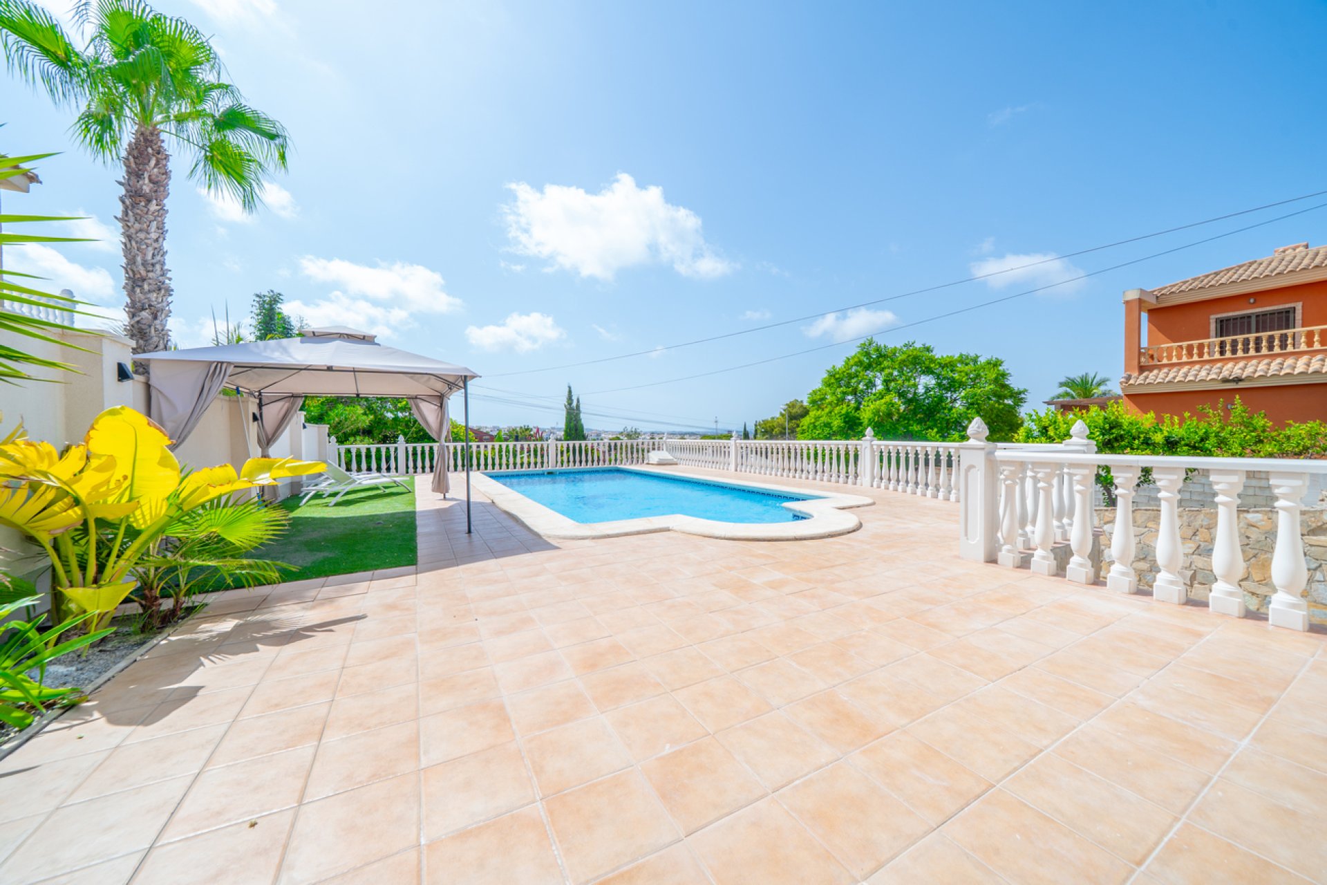 Segunda mano - Villa -
Los Balcones - Costa Blanca