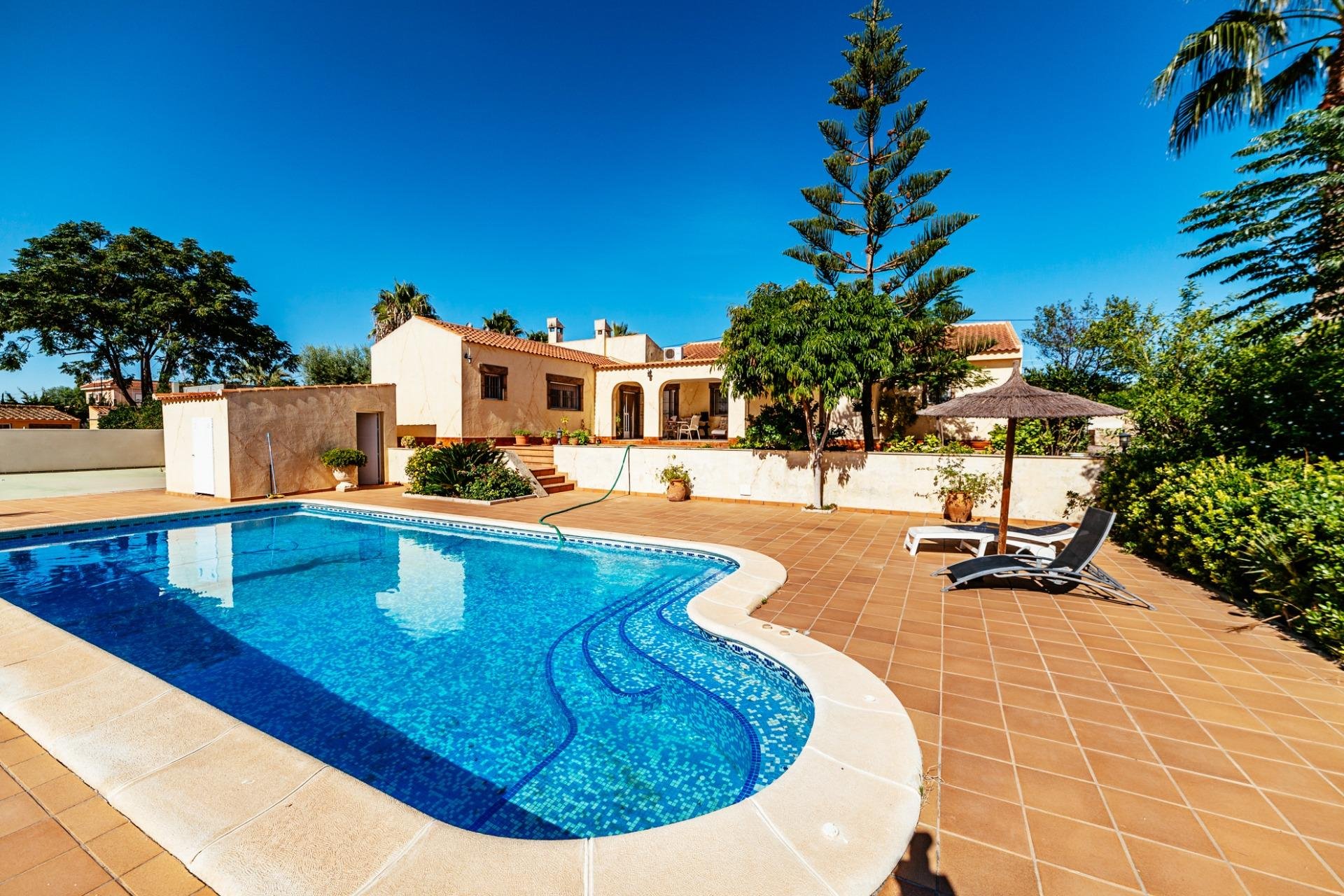 Segunda mano - Villa -
Los Montesinos - Montesinos  Los