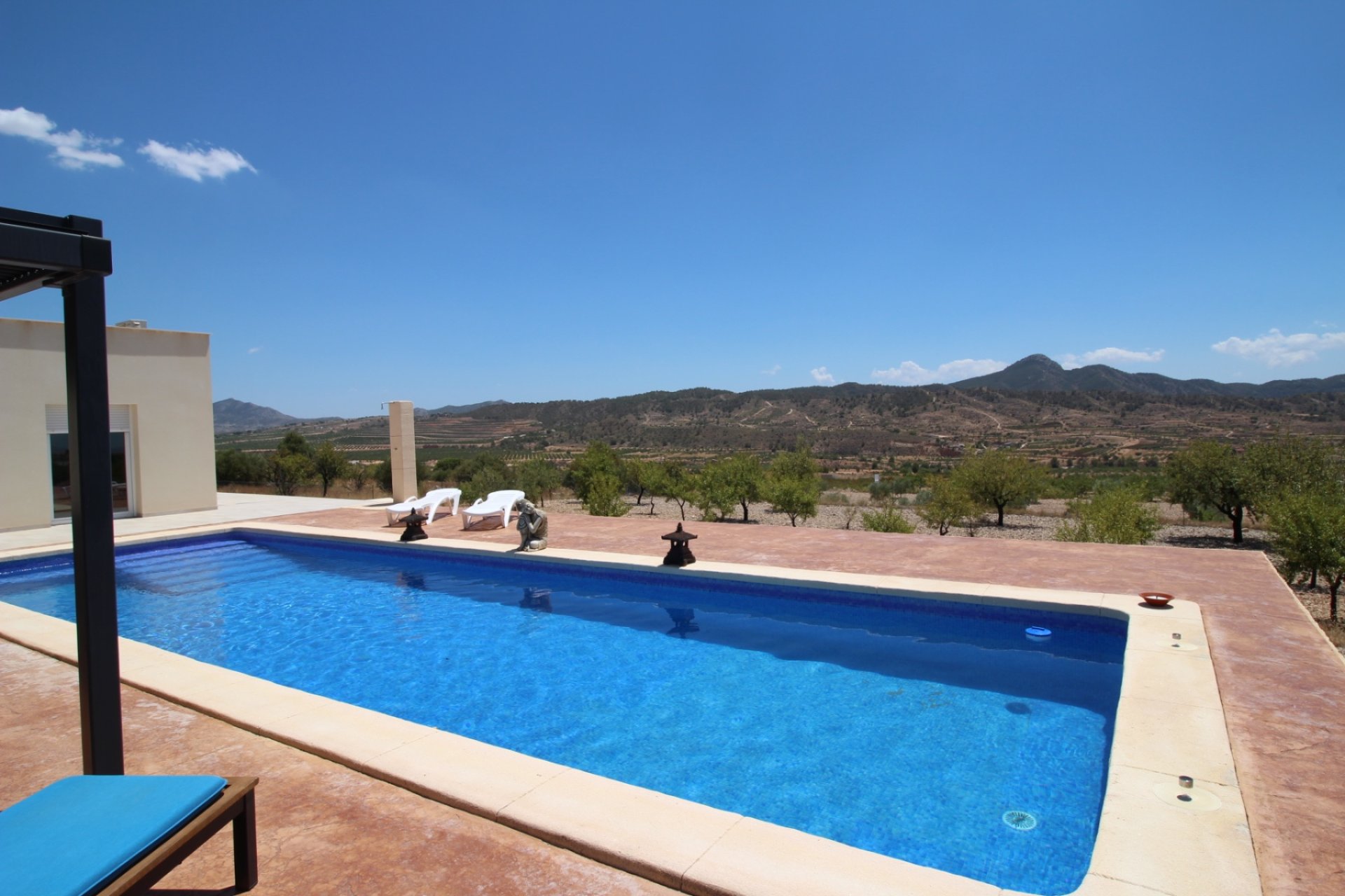 Segunda mano - Villa -
Macisvenda - Inland