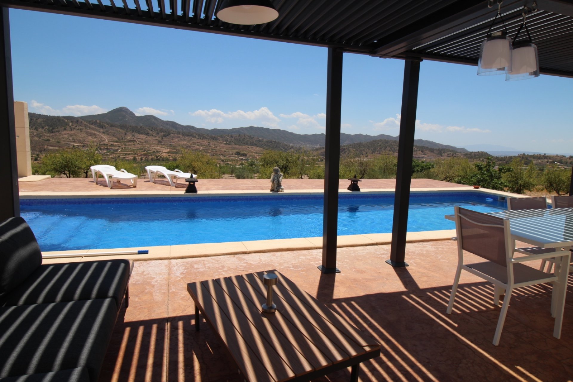Segunda mano - Villa -
Macisvenda - Inland