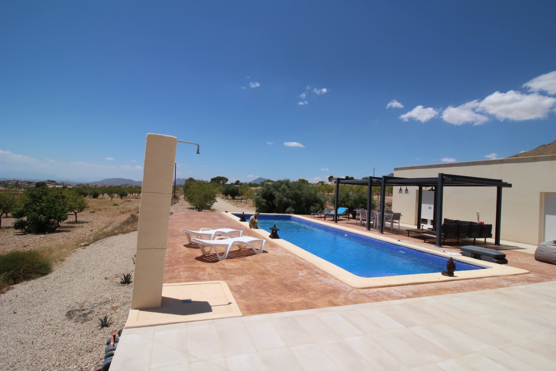 Segunda mano - Villa -
Macisvenda - Inland