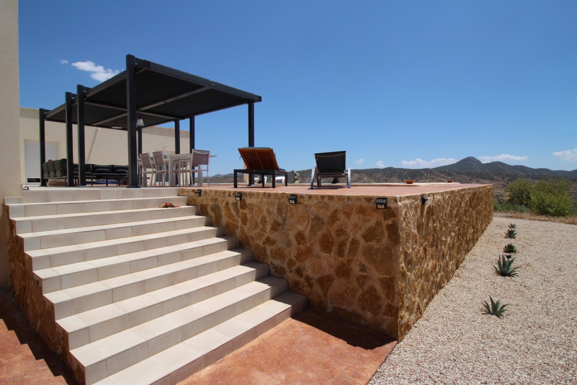 Segunda mano - Villa -
Macisvenda - Inland