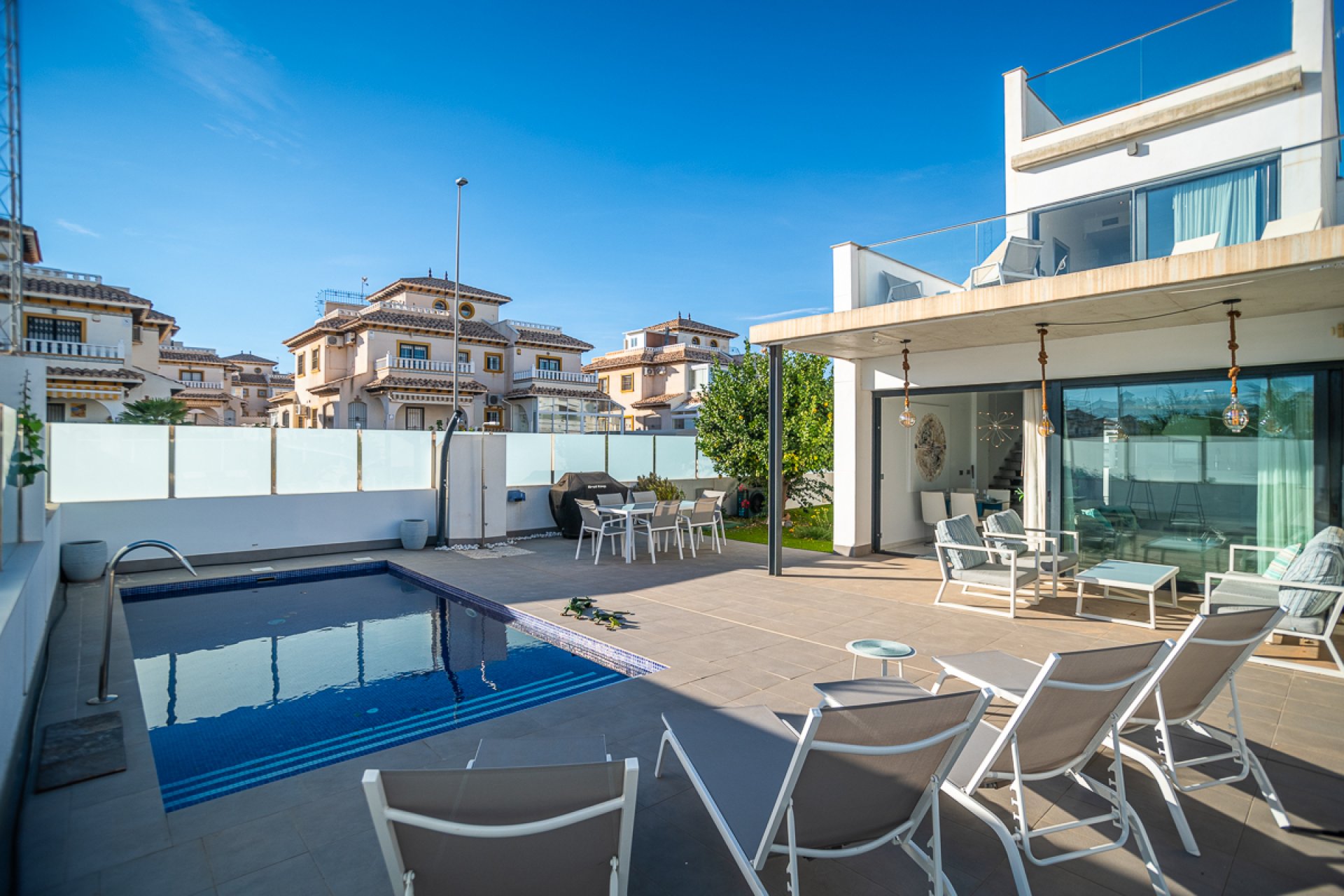 Segunda mano - Villa -
Orihuela Costa - Costa Blanca