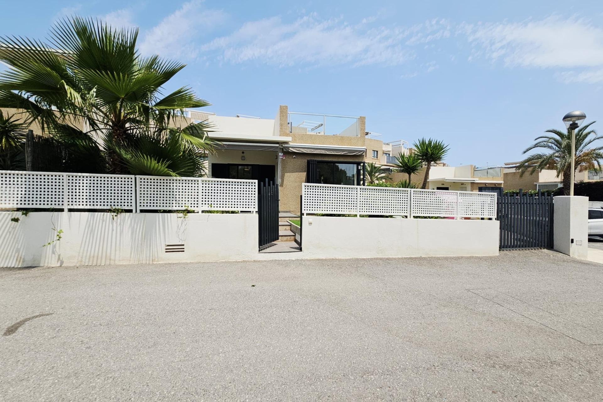 Segunda mano - Villa -
Orihuela Costa - La Regia