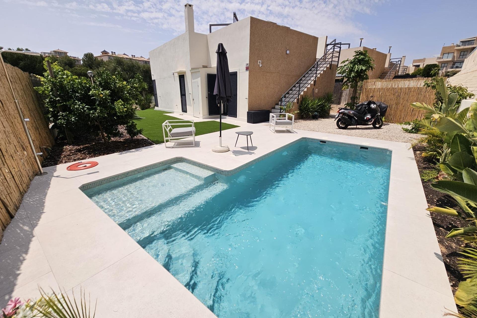 Segunda mano - Villa -
Orihuela Costa - La Regia